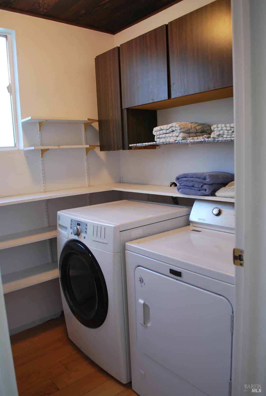 Detail Gallery Image 25 of 39 For 24 La Cresta Dr, Petaluma,  CA 94952 - 3 Beds | 2 Baths