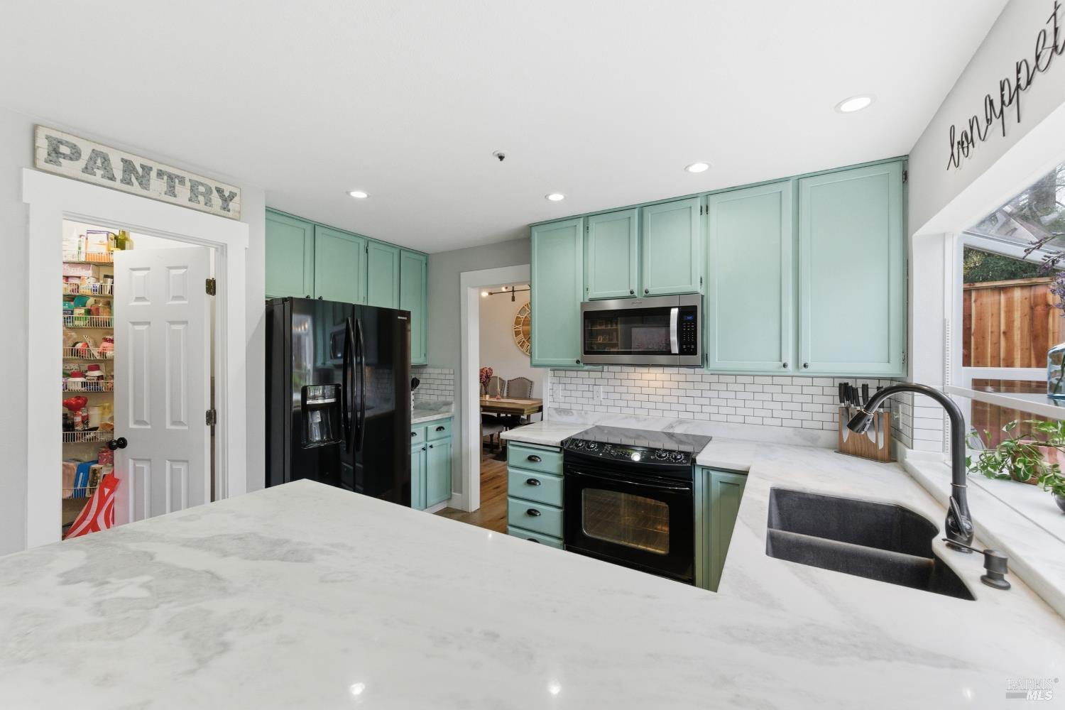 Detail Gallery Image 24 of 53 For 28 Winestone Ct, Napa,  CA 94558 - 4 Beds | 3 Baths