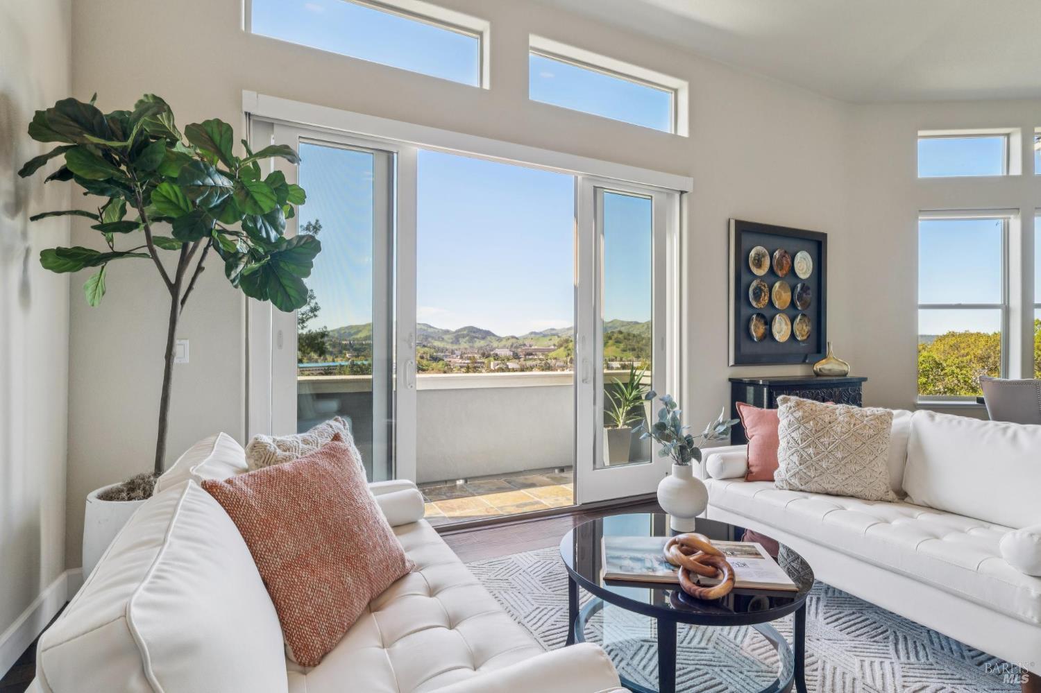 Detail Gallery Image 16 of 67 For 9 Edgehill Way, San Rafael,  CA 94903 - 3 Beds | 3 Baths