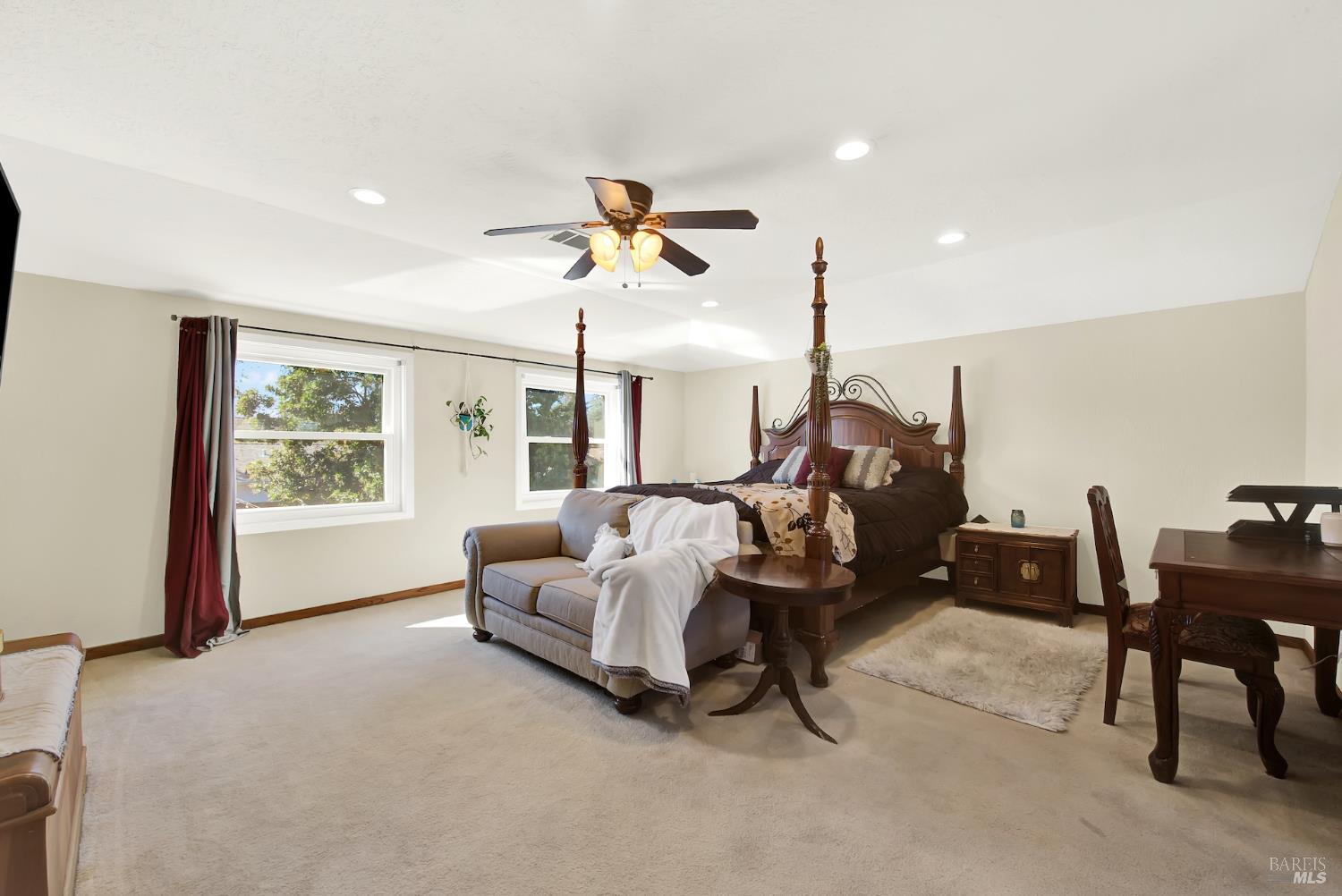 Detail Gallery Image 33 of 77 For 116 Alturas Ct, Vacaville,  CA 95688 - 5 Beds | 2/1 Baths