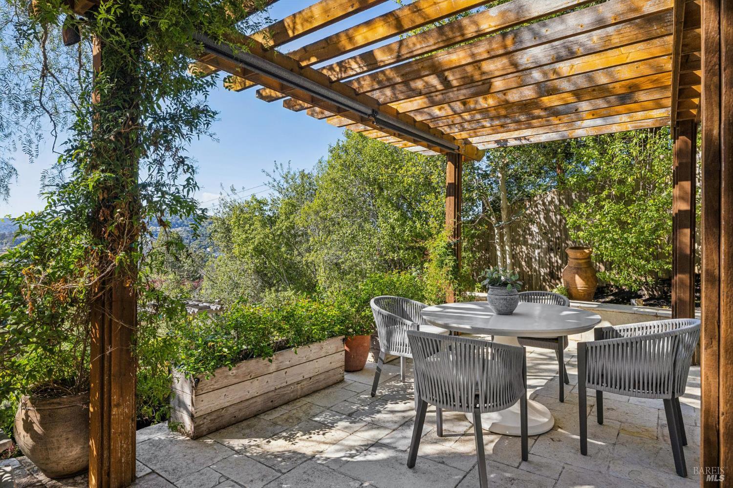 Detail Gallery Image 75 of 80 For 99 Deer Park Ave, San Rafael,  CA 94901 - 4 Beds | 3/1 Baths