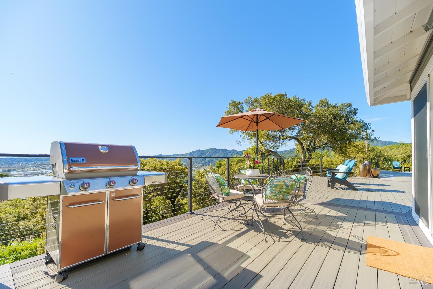 Detail Gallery Image 11 of 26 For 155 Bret Harte Rd, San Rafael,  CA 94941 - 3 Beds | 2 Baths