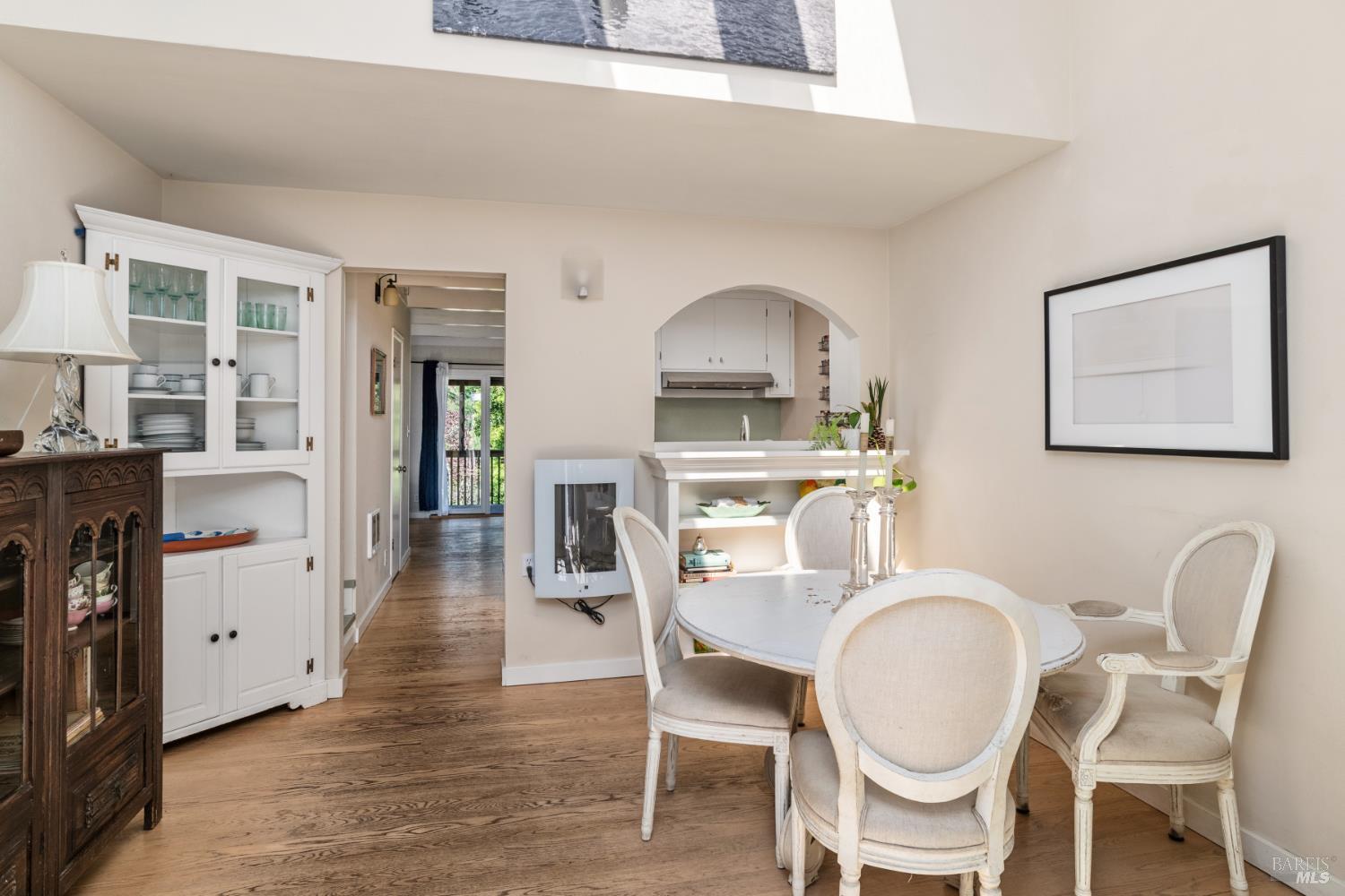 Detail Gallery Image 9 of 13 For 476 Wellesley Ave, Mill Valley,  CA 94941 - 2 Beds | 1/1 Baths