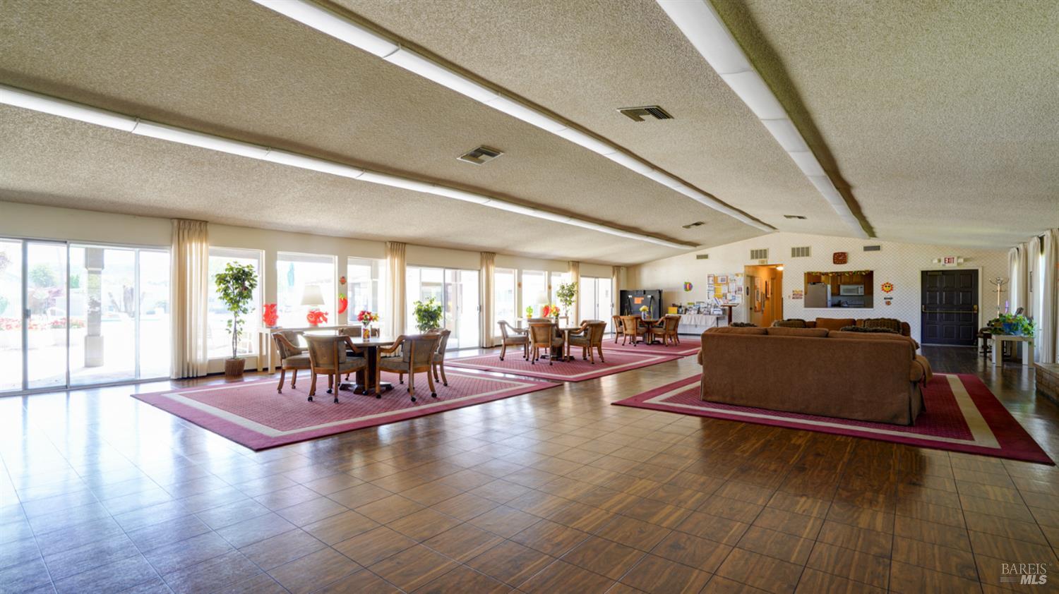 Detail Gallery Image 17 of 39 For 300 E H St 74, Benicia,  CA 94510 - 2 Beds | 2 Baths