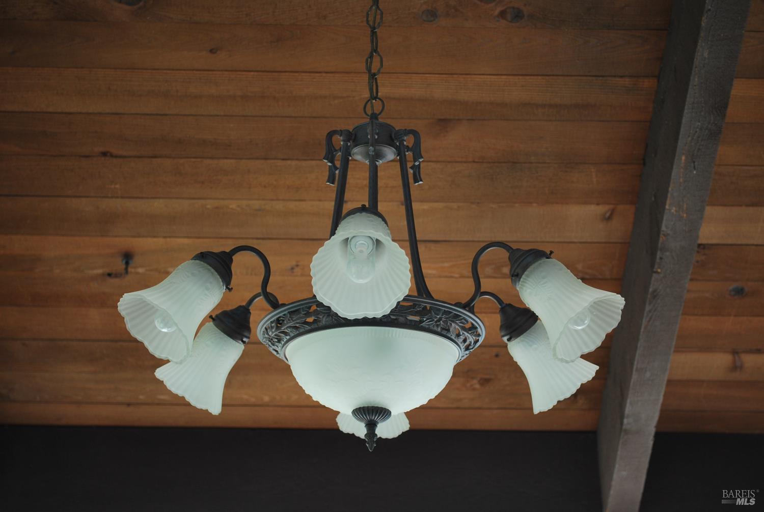 Detail Gallery Image 9 of 39 For 24 La Cresta Dr, Petaluma,  CA 94952 - 3 Beds | 2 Baths