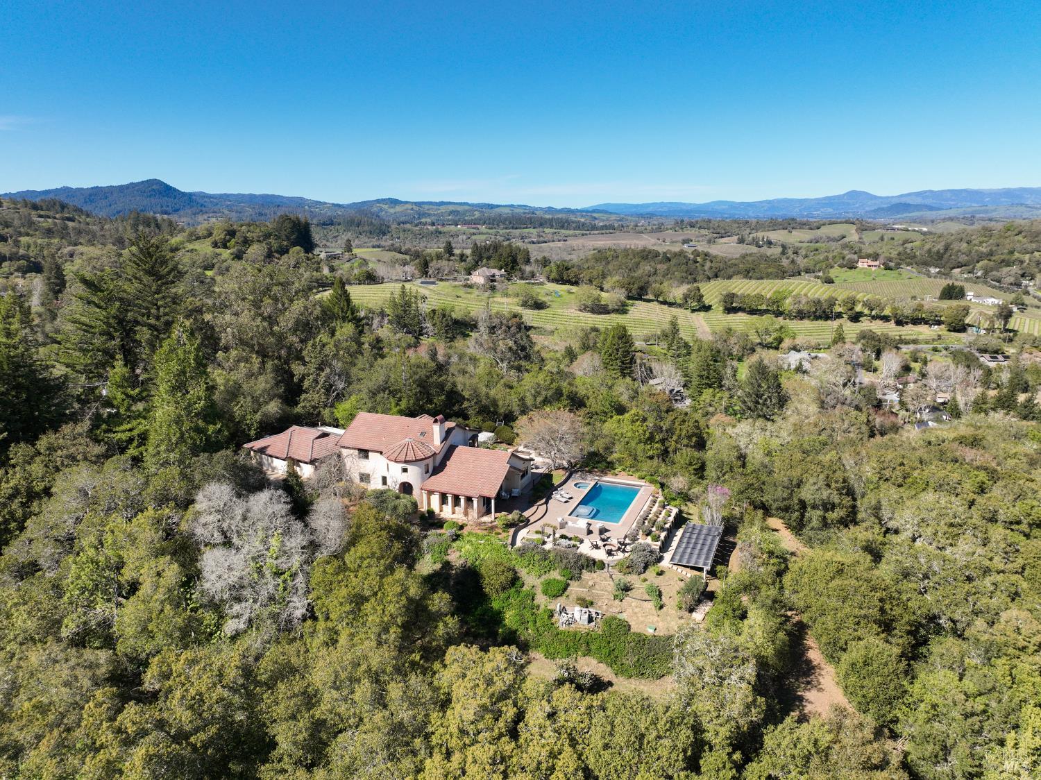 Detail Gallery Image 12 of 58 For 2405 Lewis Dr, Sebastopol,  CA 95472 - 3 Beds | 3 Baths