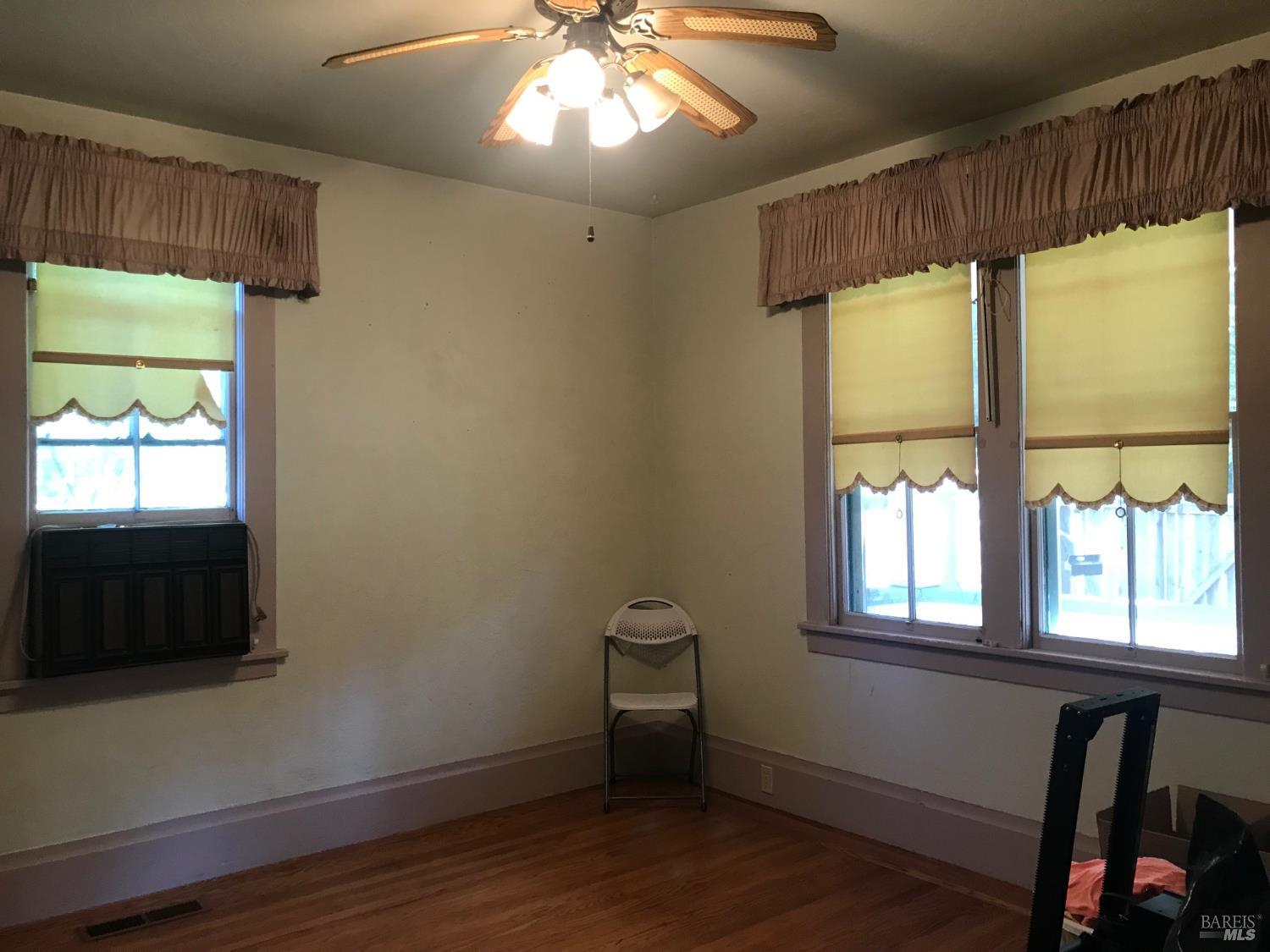 Detail Gallery Image 9 of 14 For 1610 Foothill Blvd, Calistoga,  CA 94515 - 3 Beds | 2 Baths