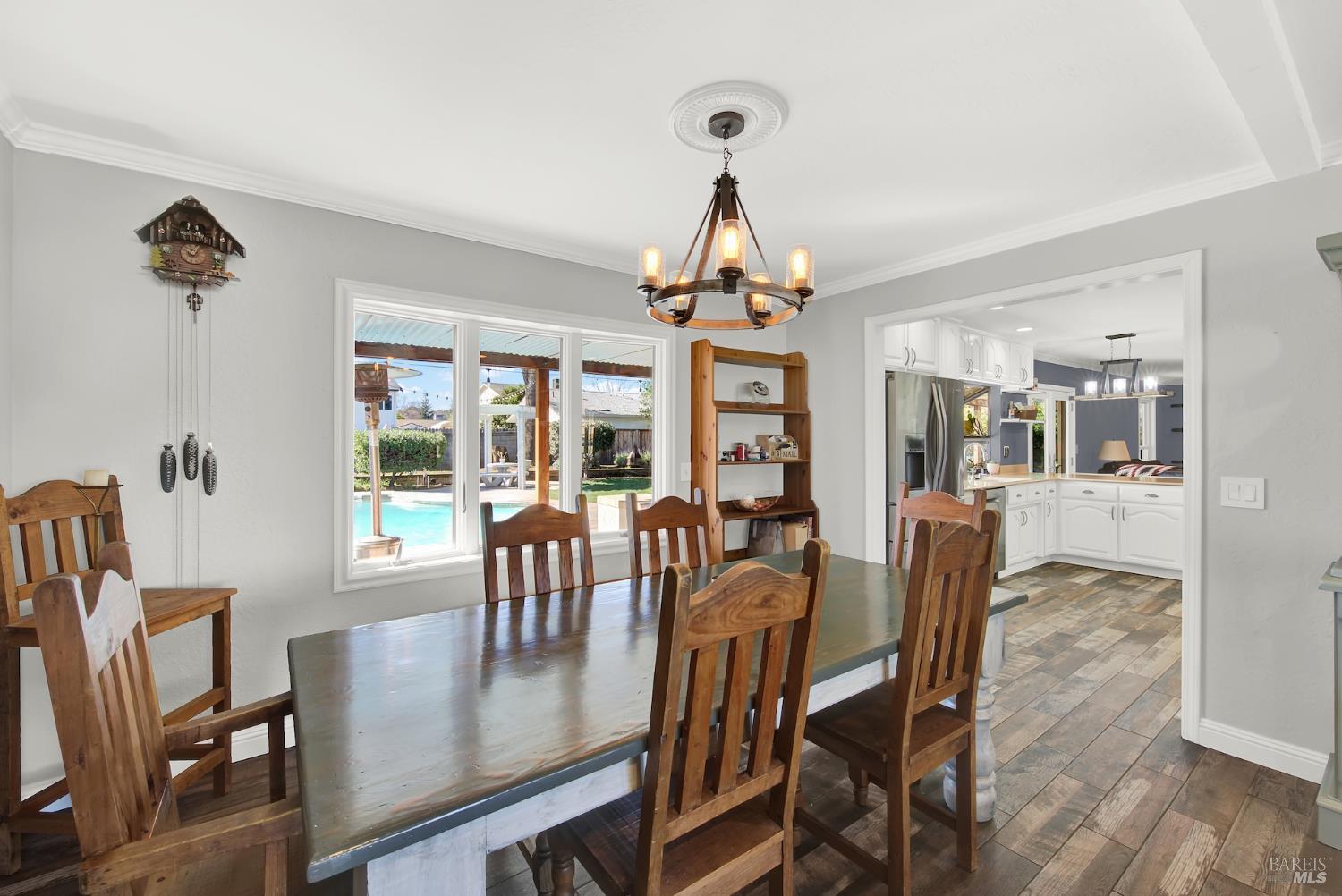 Detail Gallery Image 10 of 77 For 116 Alturas Ct, Vacaville,  CA 95688 - 5 Beds | 2/1 Baths