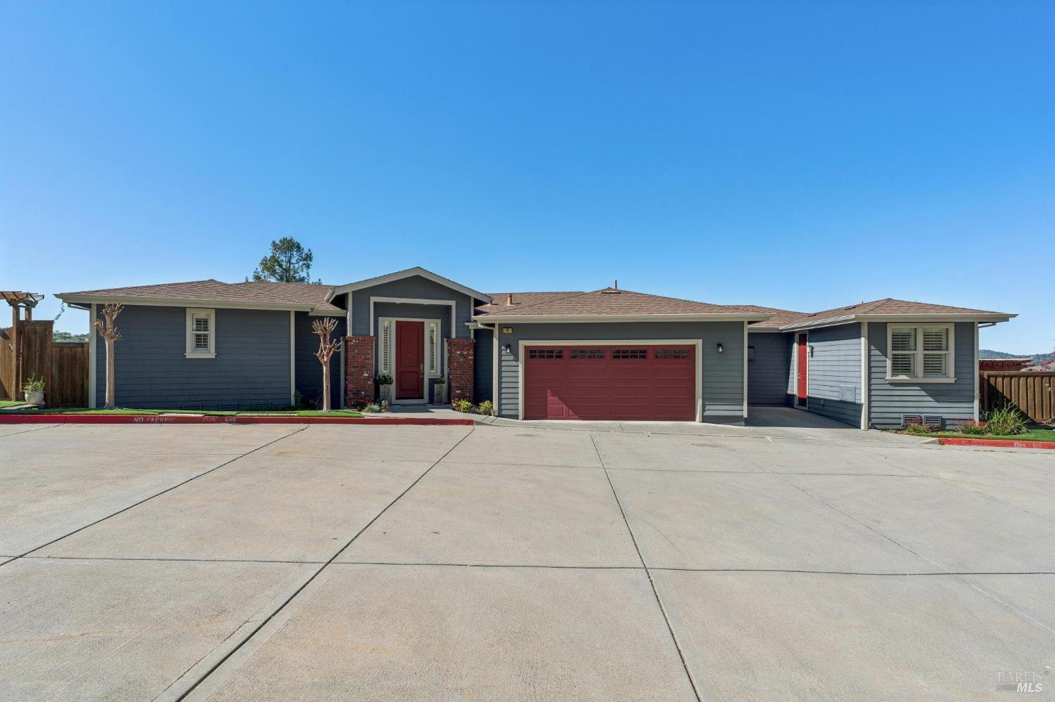 Detail Gallery Image 2 of 67 For 9 Edgehill Way, San Rafael,  CA 94903 - 3 Beds | 3 Baths