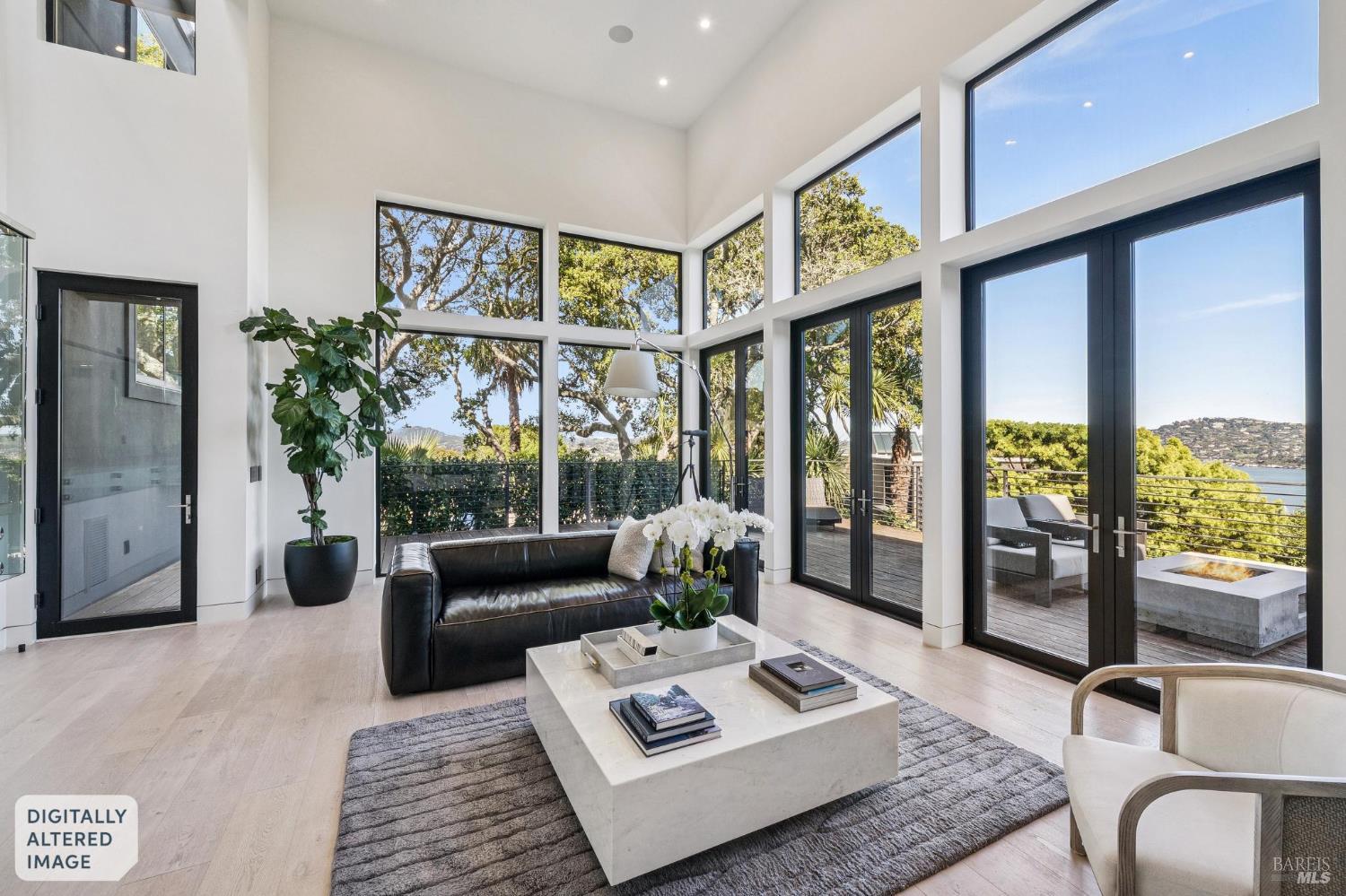 Detail Gallery Image 7 of 54 For 18 Laurel Ln, Sausalito,  CA 94965 - 4 Beds | 3/1 Baths