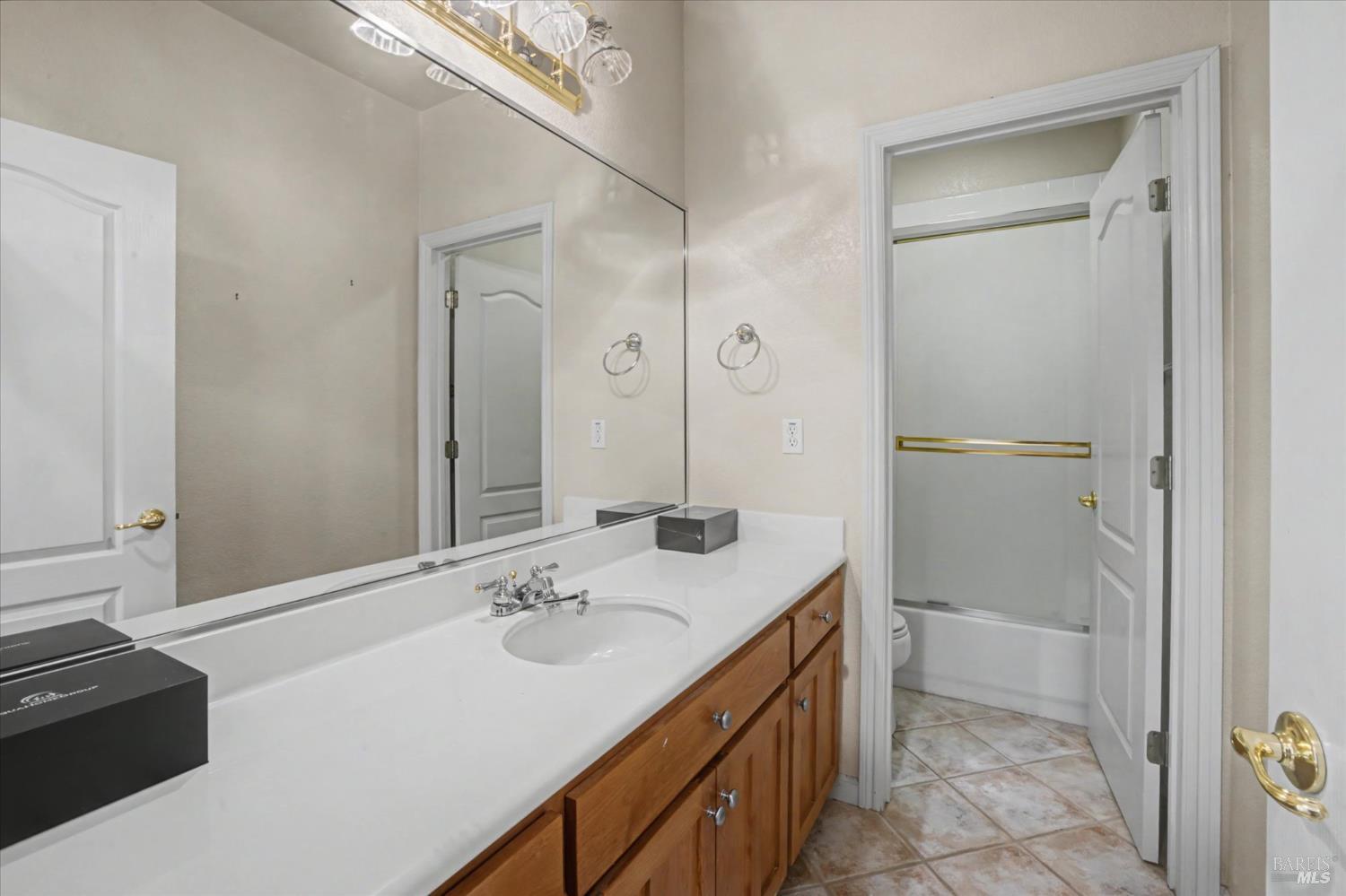 Detail Gallery Image 50 of 85 For 5862 Cabernet Dr, Vallejo,  CA 94591 - 3 Beds | 3 Baths