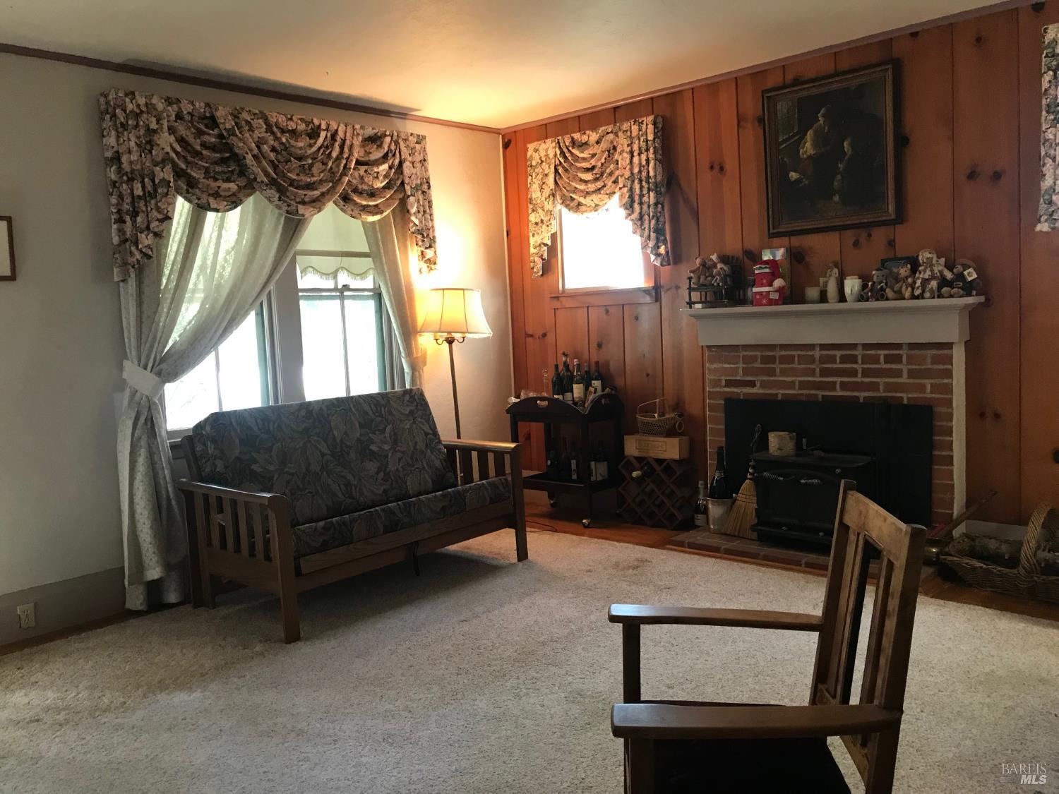 Detail Gallery Image 4 of 14 For 1610 Foothill Blvd, Calistoga,  CA 94515 - 3 Beds | 2 Baths