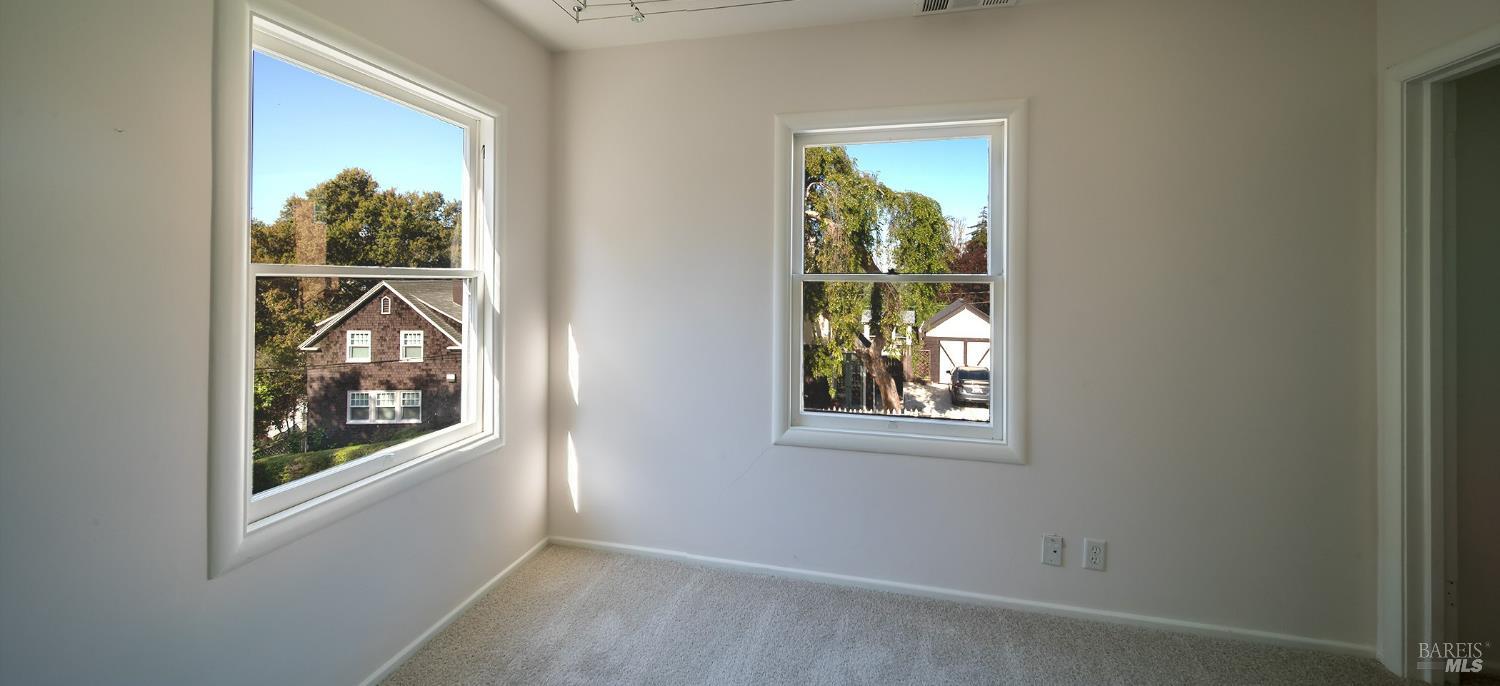 Detail Gallery Image 8 of 30 For 30 Benson Ave, Vallejo,  CA 94590 - 2 Beds | 1 Baths