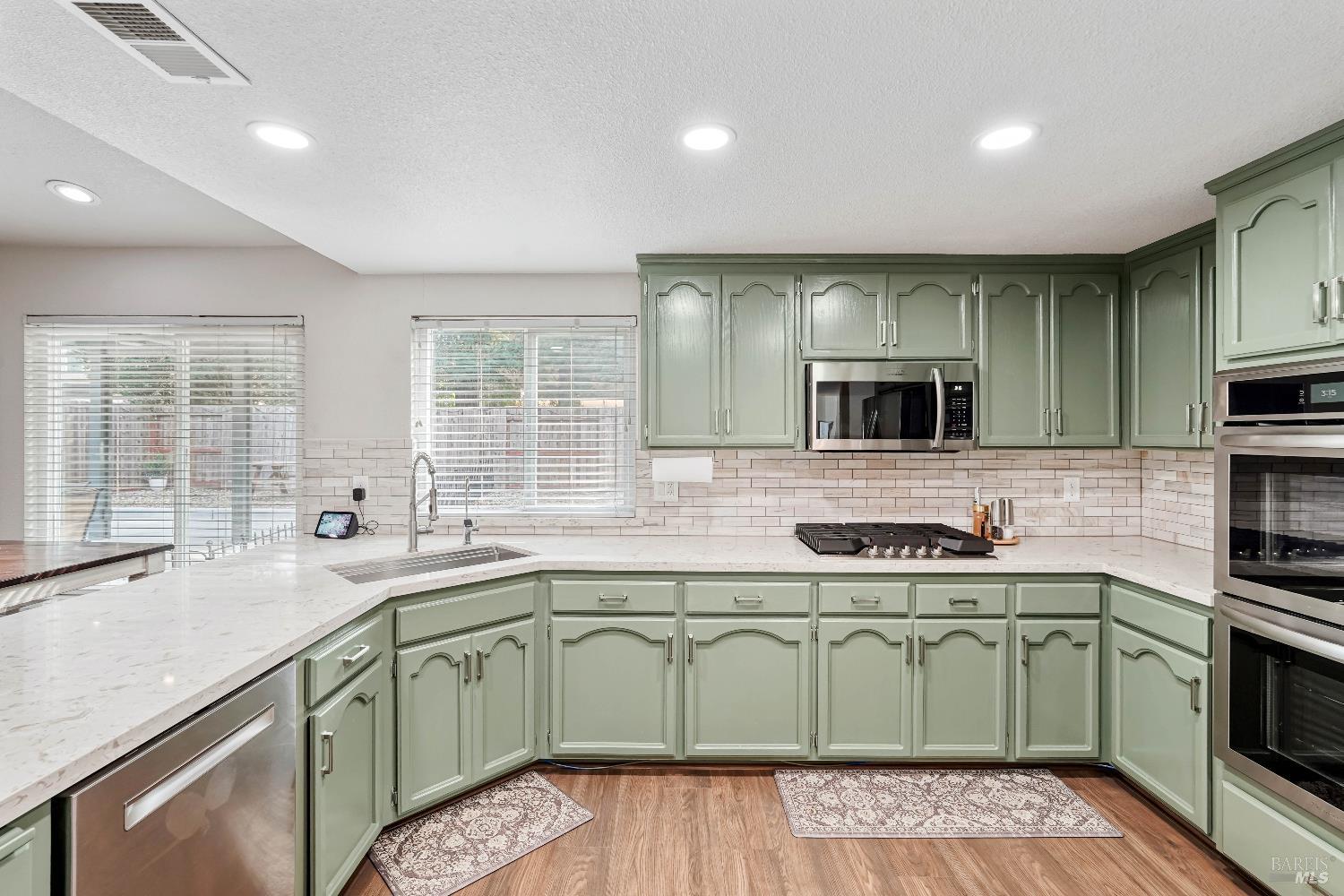 Detail Gallery Image 16 of 64 For 1315 Jacobs Pl, Dixon,  CA 95620 - 4 Beds | 2/1 Baths