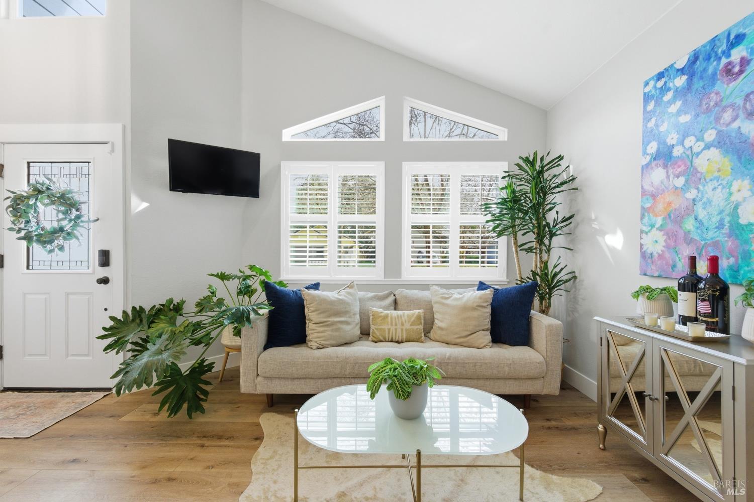 Detail Gallery Image 17 of 53 For 28 Winestone Ct, Napa,  CA 94558 - 4 Beds | 3 Baths