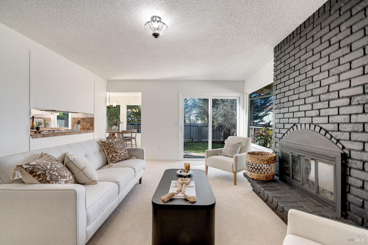 Detail Gallery Image 10 of 37 For 2625 Hidden Valley Dr, Santa Rosa,  CA 95404 - 4 Beds | 2/1 Baths