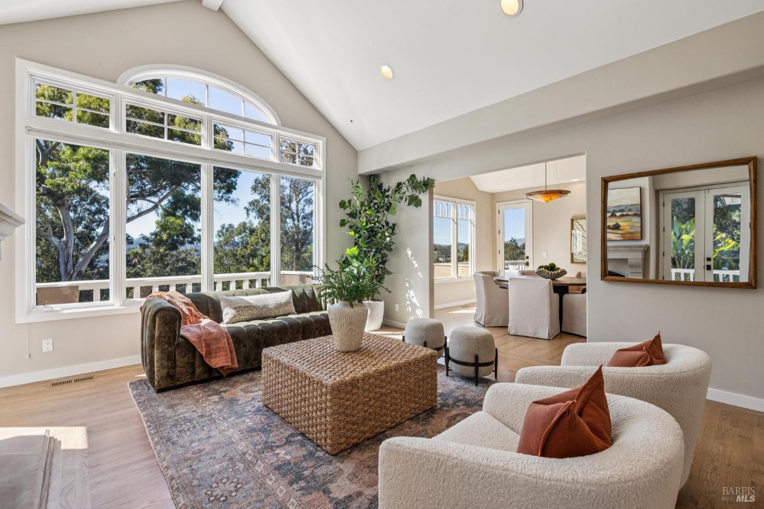 Detail Gallery Image 20 of 80 For 99 Deer Park Ave, San Rafael,  CA 94901 - 4 Beds | 3/1 Baths