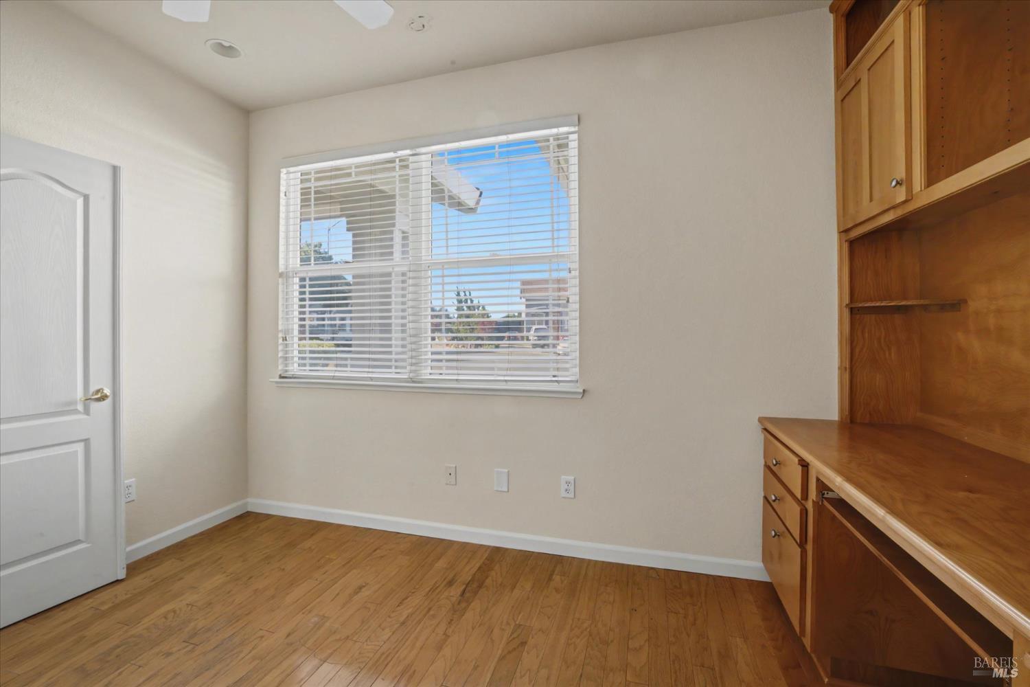 Detail Gallery Image 14 of 85 For 5862 Cabernet Dr, Vallejo,  CA 94591 - 3 Beds | 3 Baths