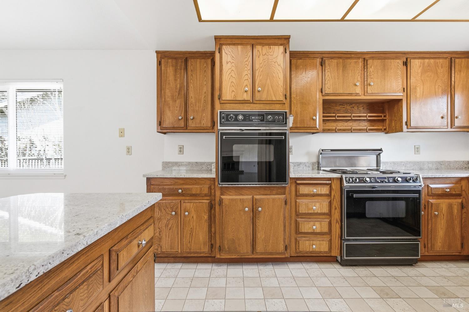 Detail Gallery Image 11 of 48 For 8886 Oakmont Dr, Santa Rosa,  CA 95409 - 3 Beds | 2 Baths