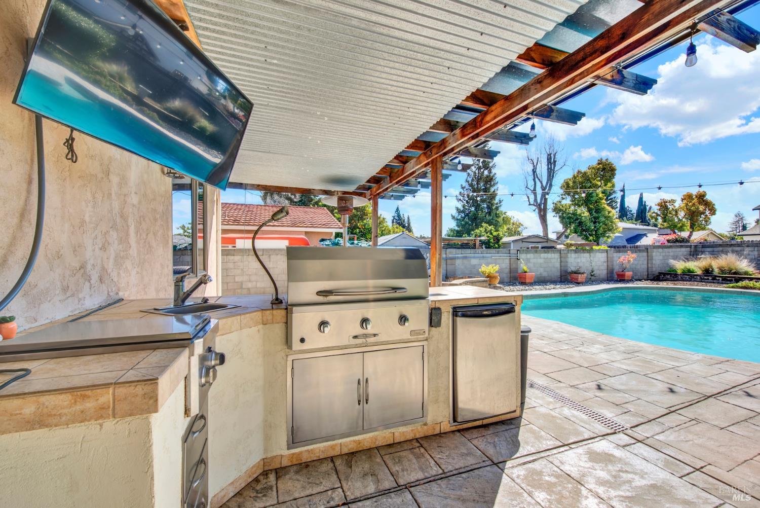 Detail Gallery Image 70 of 77 For 116 Alturas Ct, Vacaville,  CA 95688 - 5 Beds | 2/1 Baths
