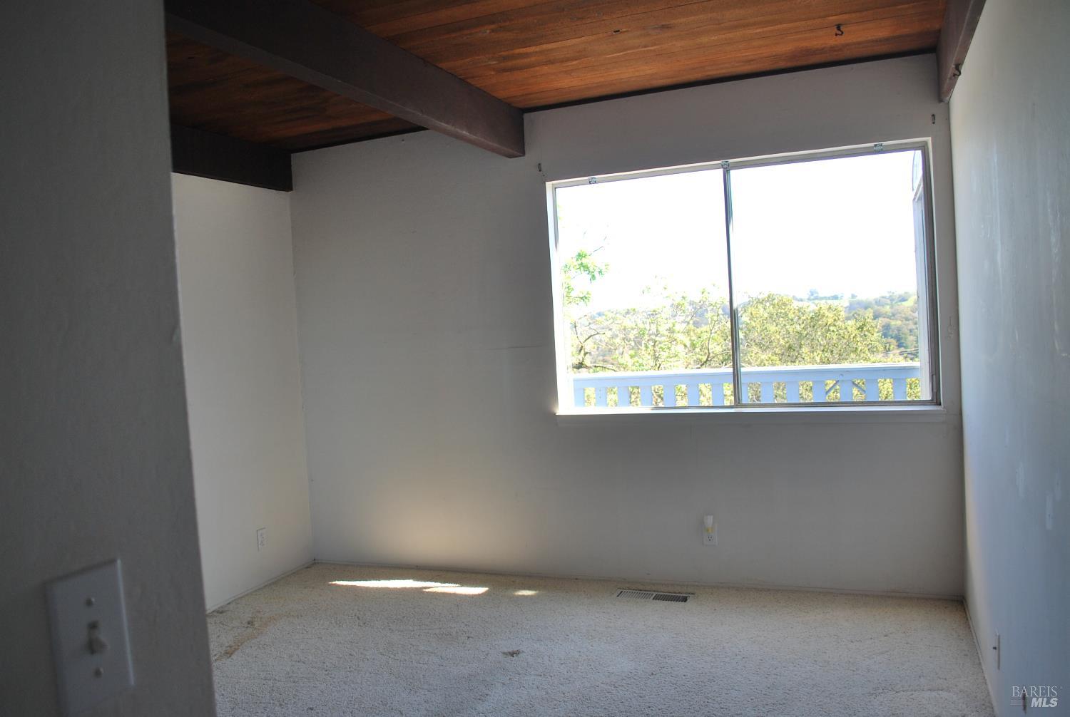 Detail Gallery Image 23 of 39 For 24 La Cresta Dr, Petaluma,  CA 94952 - 3 Beds | 2 Baths