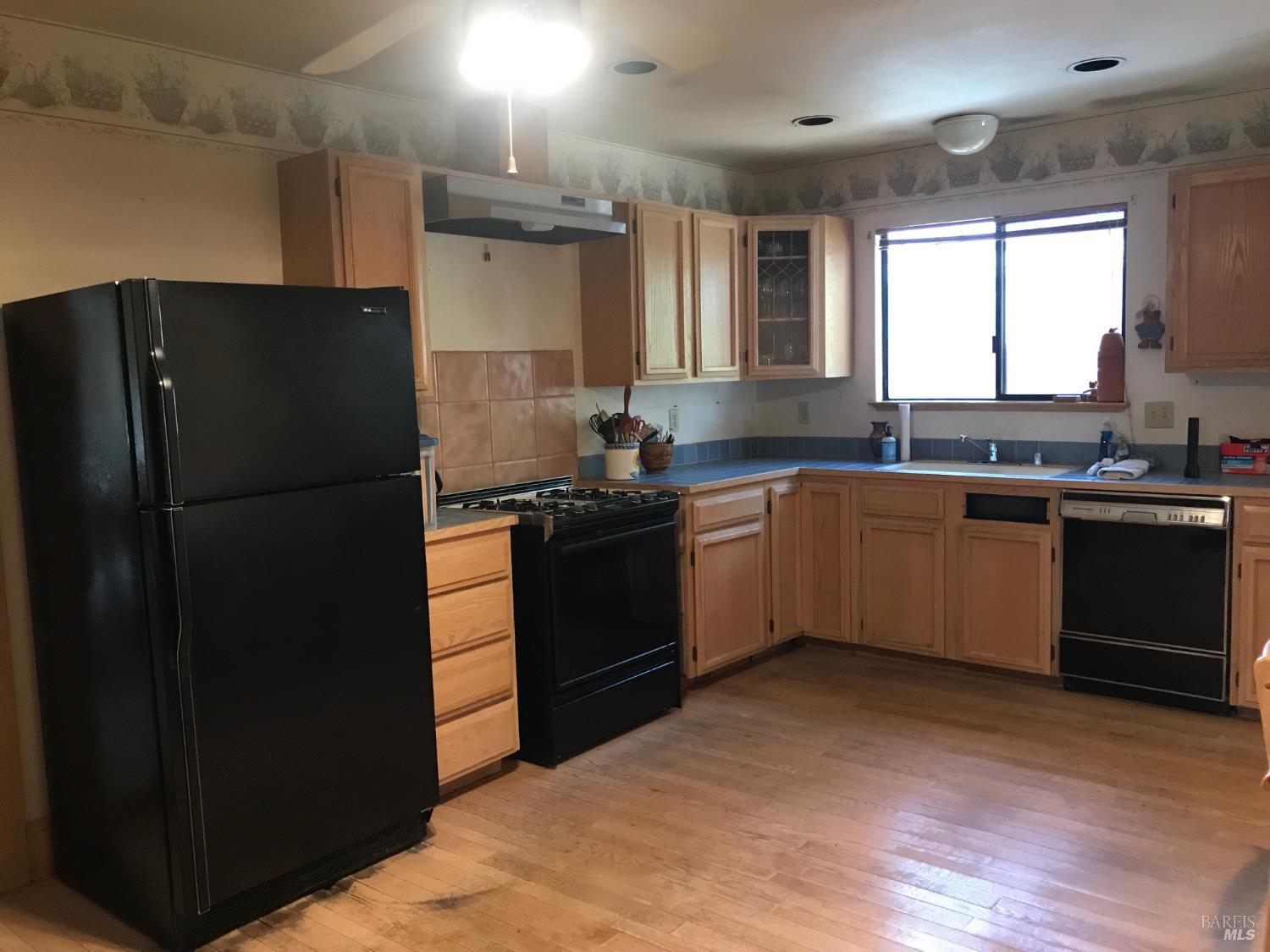 Detail Gallery Image 5 of 14 For 1610 Foothill Blvd, Calistoga,  CA 94515 - 3 Beds | 2 Baths