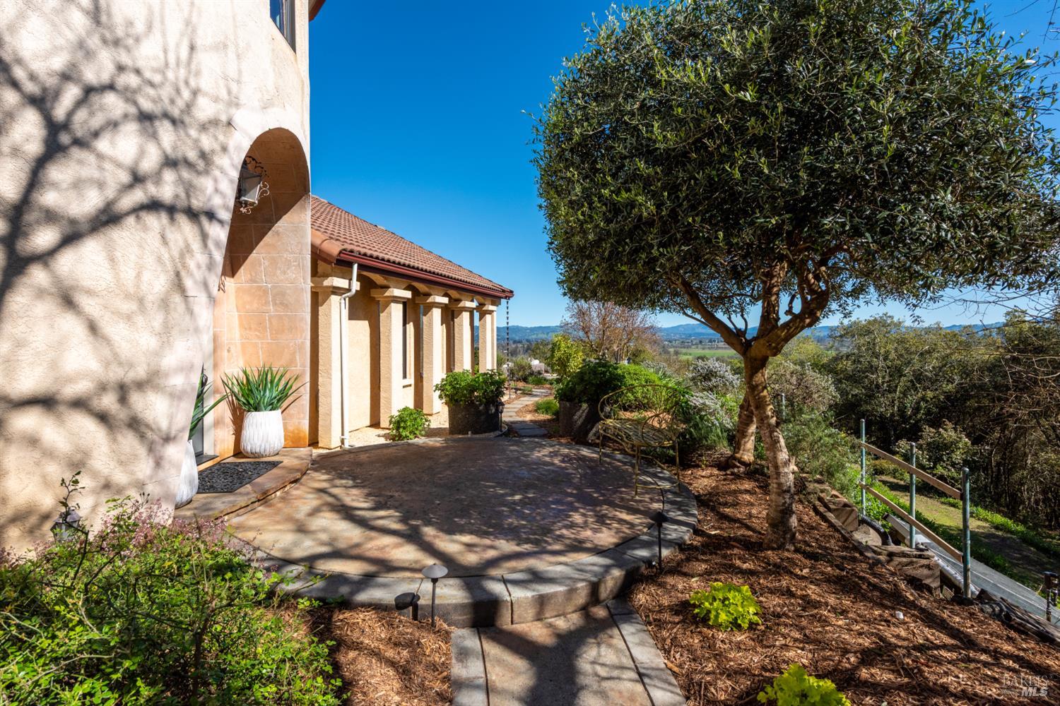 Detail Gallery Image 8 of 58 For 2405 Lewis Dr, Sebastopol,  CA 95472 - 3 Beds | 3 Baths