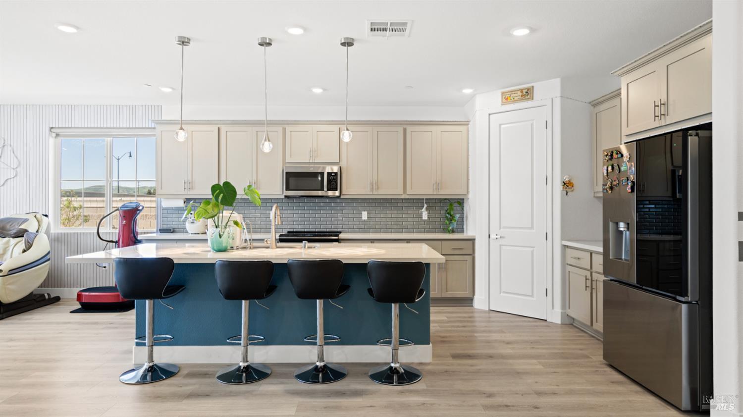 Detail Gallery Image 10 of 38 For 450 Baler Cir, Vacaville,  CA 95687 - 4 Beds | 3 Baths