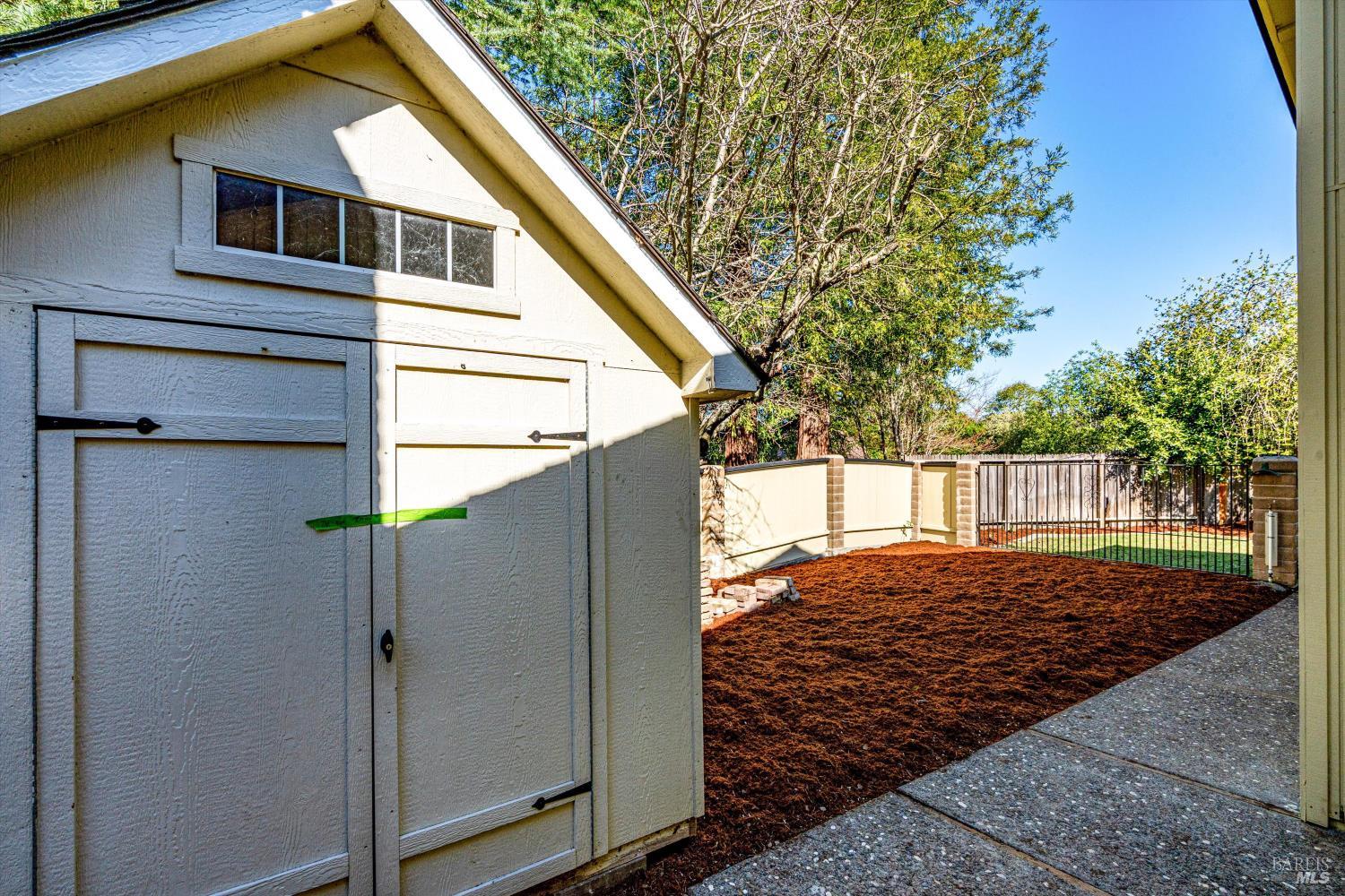 Detail Gallery Image 30 of 37 For 2625 Hidden Valley Dr, Santa Rosa,  CA 95404 - 4 Beds | 2/1 Baths
