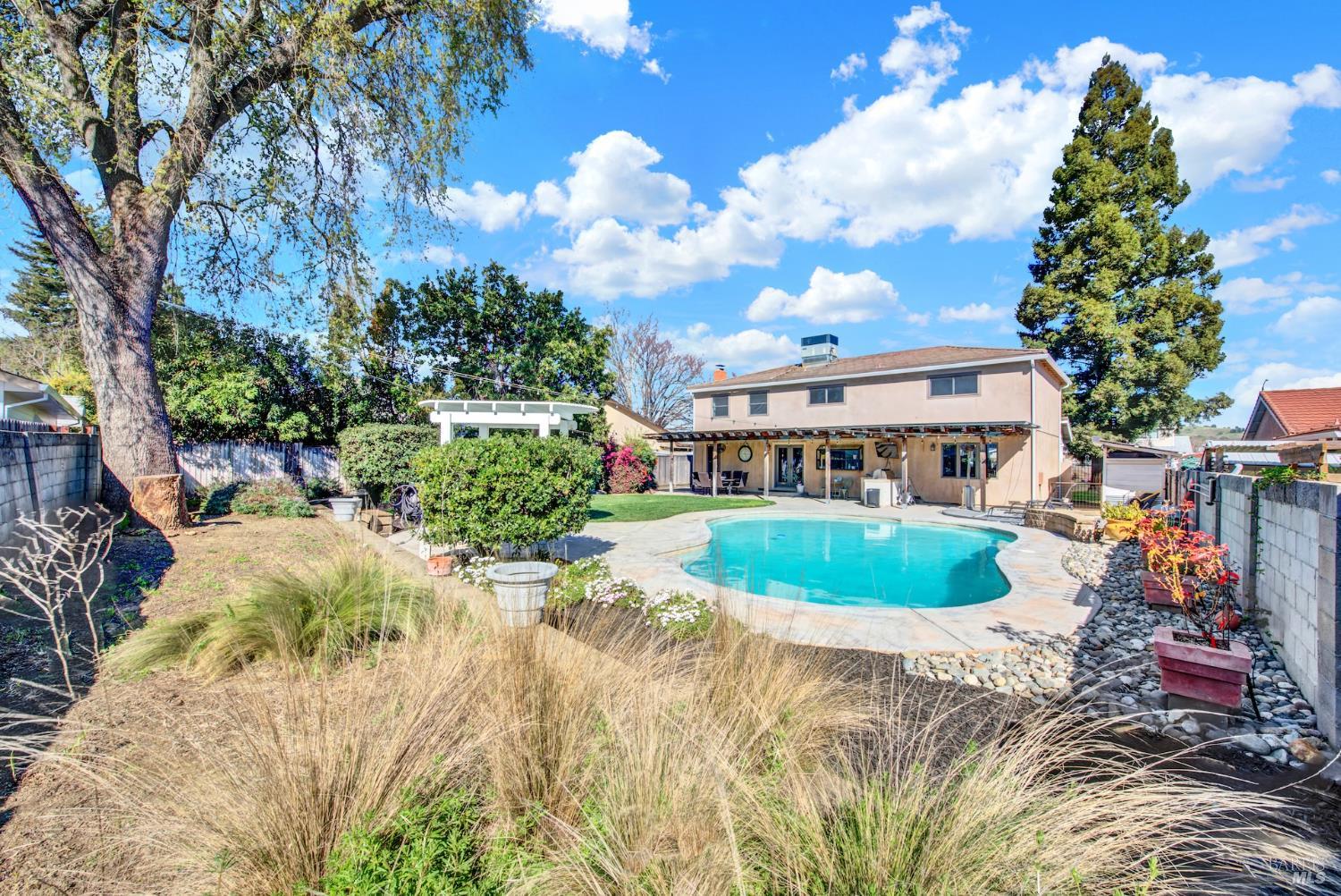 Detail Gallery Image 54 of 77 For 116 Alturas Ct, Vacaville,  CA 95688 - 5 Beds | 2/1 Baths