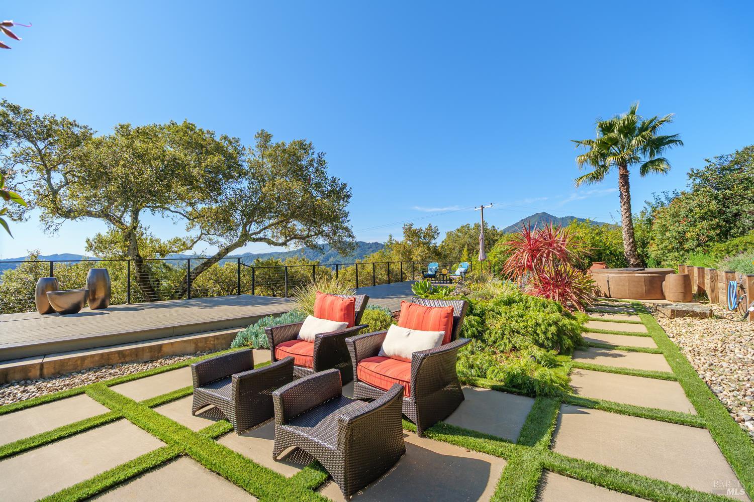 Detail Gallery Image 12 of 26 For 155 Bret Harte Rd, San Rafael,  CA 94941 - 3 Beds | 2 Baths