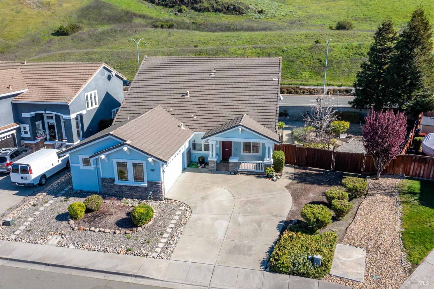 Detail Gallery Image 5 of 85 For 5862 Cabernet Dr, Vallejo,  CA 94591 - 3 Beds | 3 Baths