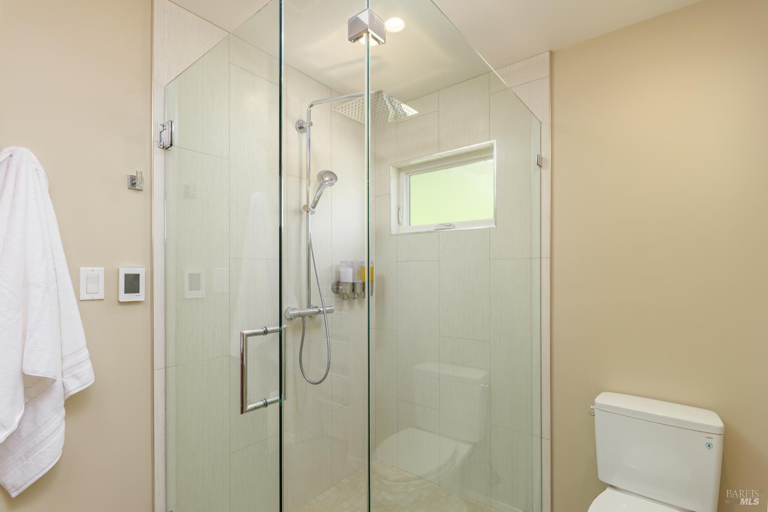 Detail Gallery Image 16 of 26 For 155 Bret Harte Rd, San Rafael,  CA 94941 - 3 Beds | 2 Baths