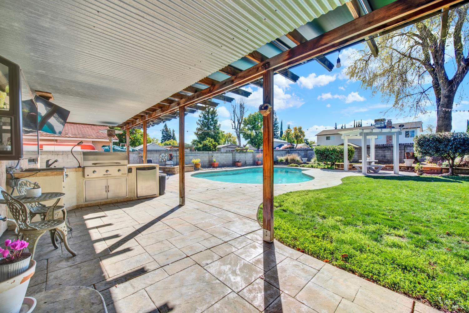 Detail Gallery Image 69 of 77 For 116 Alturas Ct, Vacaville,  CA 95688 - 5 Beds | 2/1 Baths