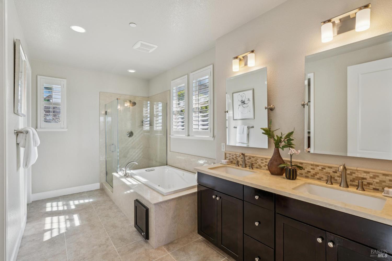 Detail Gallery Image 47 of 67 For 9 Edgehill Way, San Rafael,  CA 94903 - 3 Beds | 3 Baths