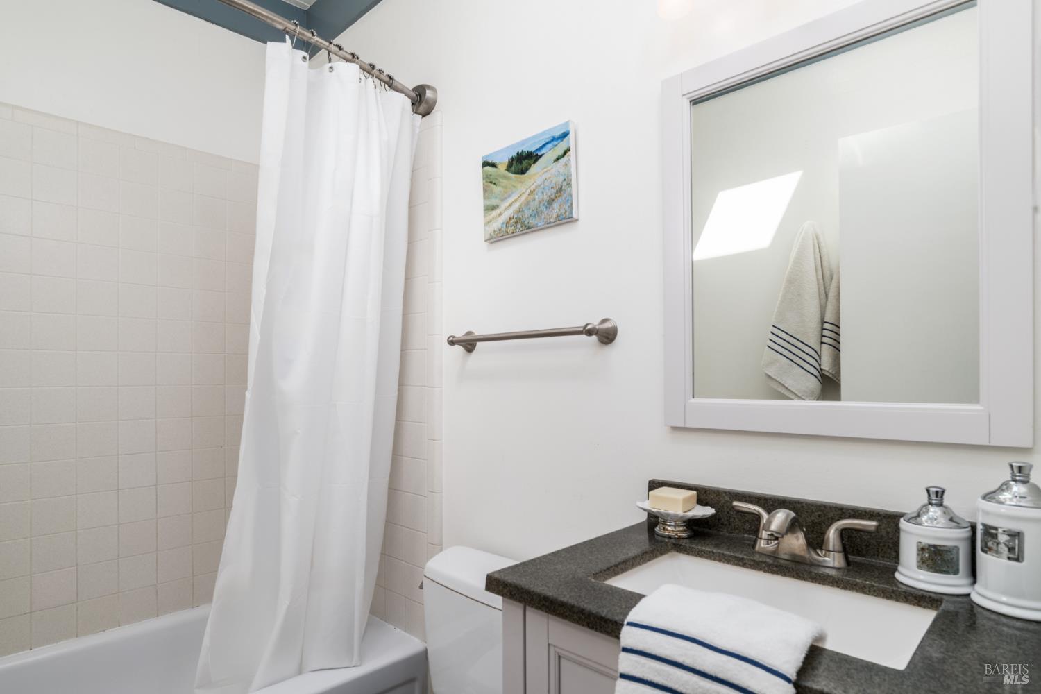 Detail Gallery Image 11 of 13 For 476 Wellesley Ave, Mill Valley,  CA 94941 - 2 Beds | 1/1 Baths