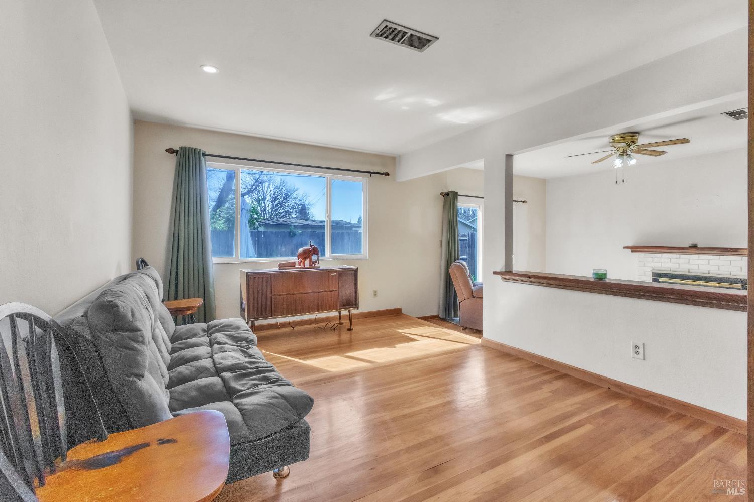 Detail Gallery Image 4 of 24 For 351 Begonia Blvd, Fairfield,  CA 94533 - 4 Beds | 2 Baths