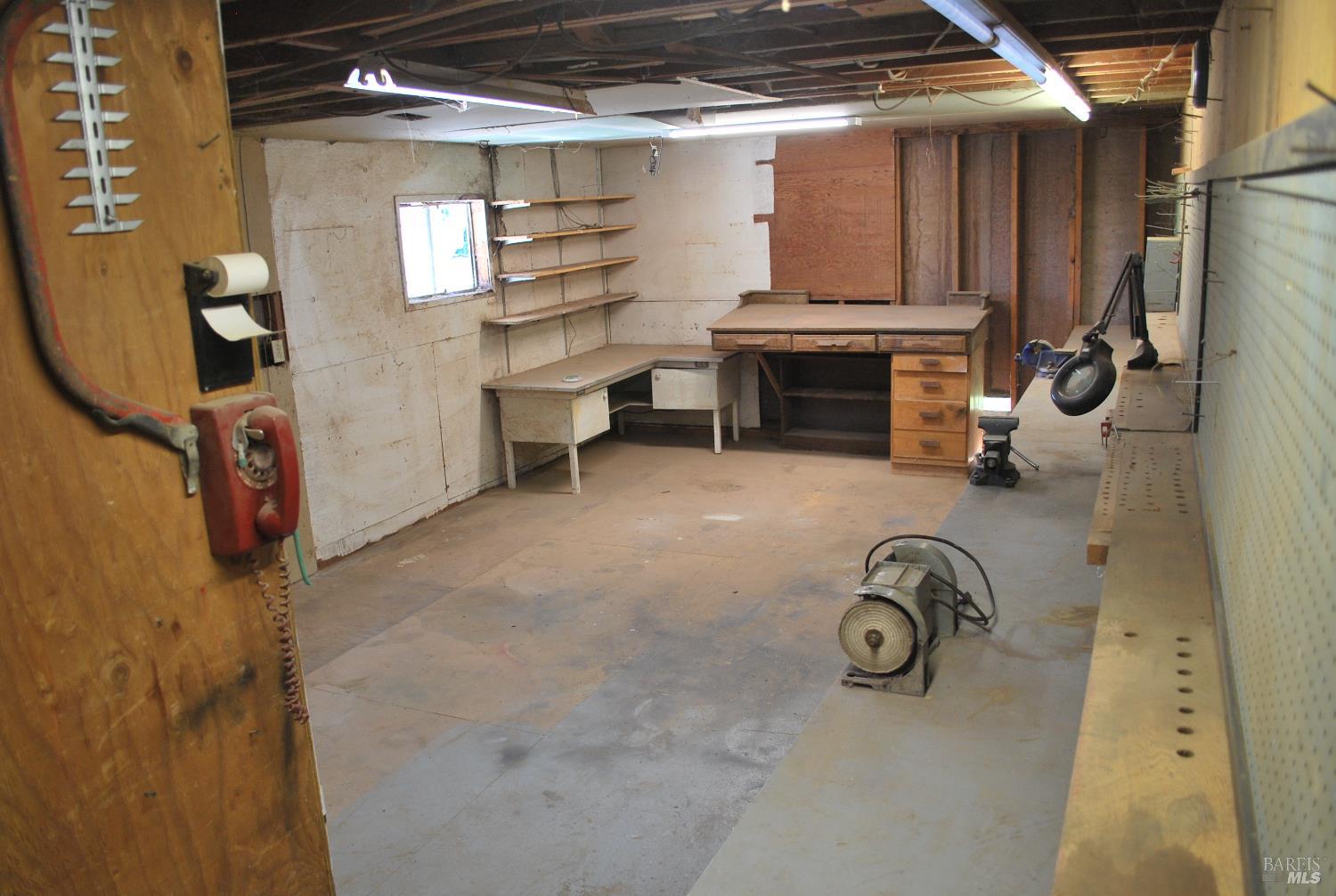 Detail Gallery Image 29 of 39 For 24 La Cresta Dr, Petaluma,  CA 94952 - 3 Beds | 2 Baths