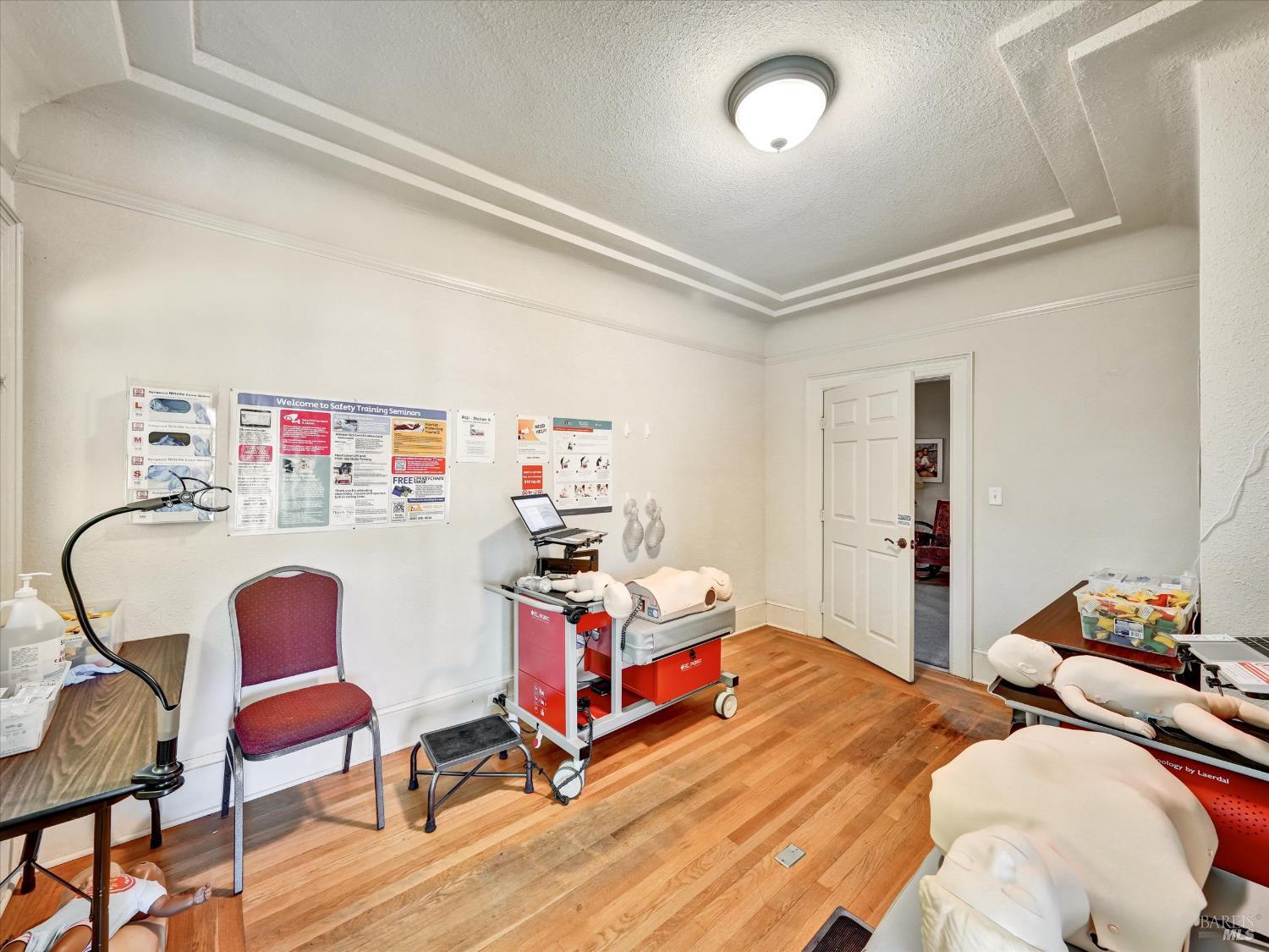 Detail Gallery Image 9 of 21 For 825 College Ave, Santa Rosa,  CA 95404 - – Beds | – Baths