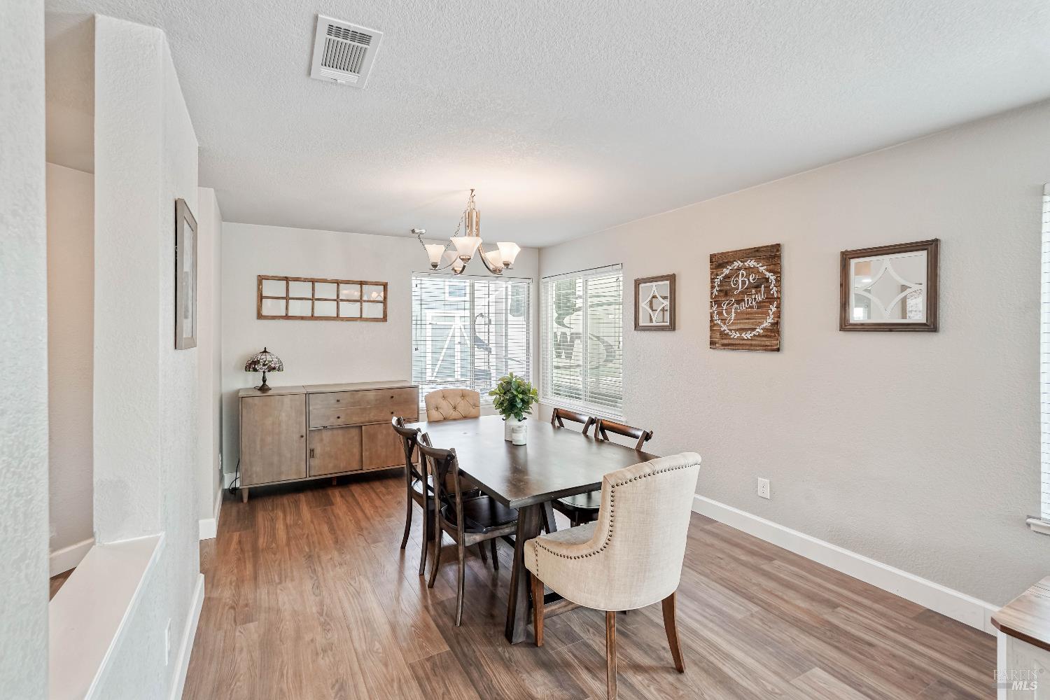 Detail Gallery Image 11 of 64 For 1315 Jacobs Pl, Dixon,  CA 95620 - 4 Beds | 2/1 Baths