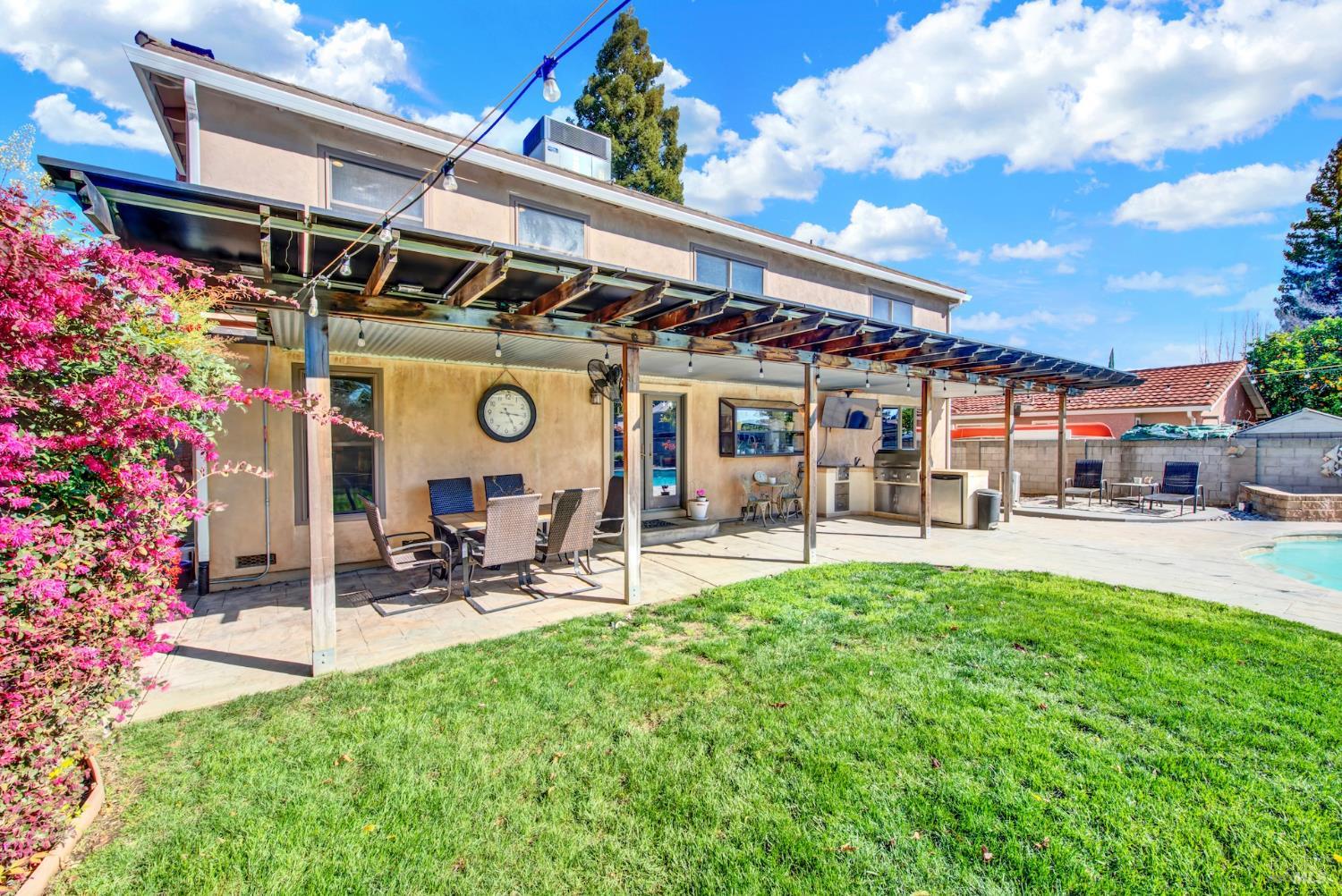 Detail Gallery Image 66 of 77 For 116 Alturas Ct, Vacaville,  CA 95688 - 5 Beds | 2/1 Baths