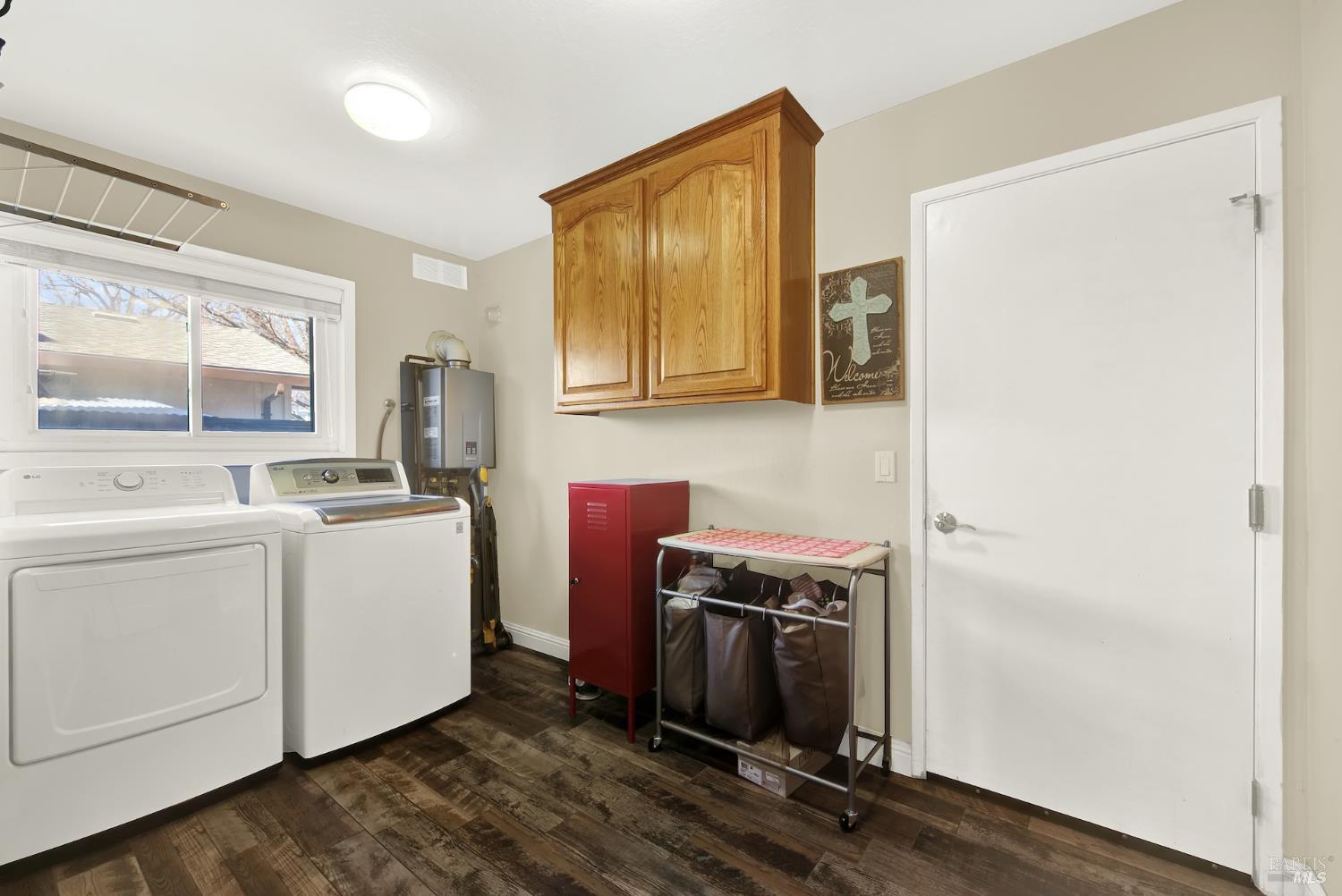 Detail Gallery Image 27 of 77 For 116 Alturas Ct, Vacaville,  CA 95688 - 5 Beds | 2/1 Baths