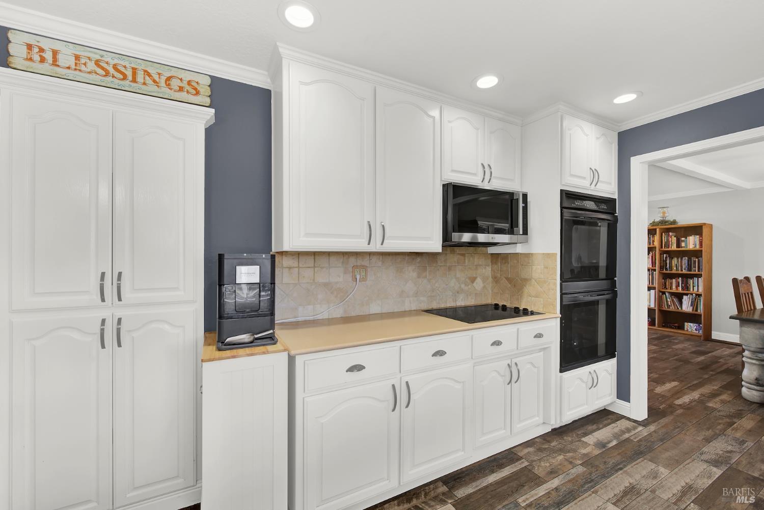 Detail Gallery Image 15 of 77 For 116 Alturas Ct, Vacaville,  CA 95688 - 5 Beds | 2/1 Baths