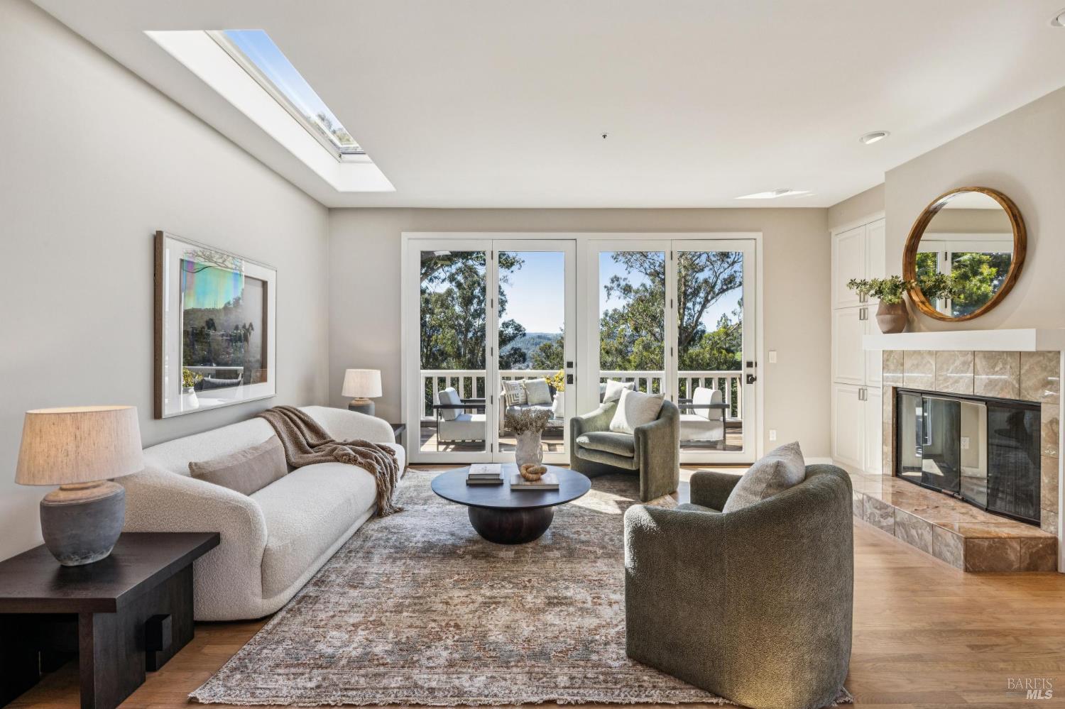 Detail Gallery Image 5 of 80 For 99 Deer Park Ave, San Rafael,  CA 94901 - 4 Beds | 3/1 Baths