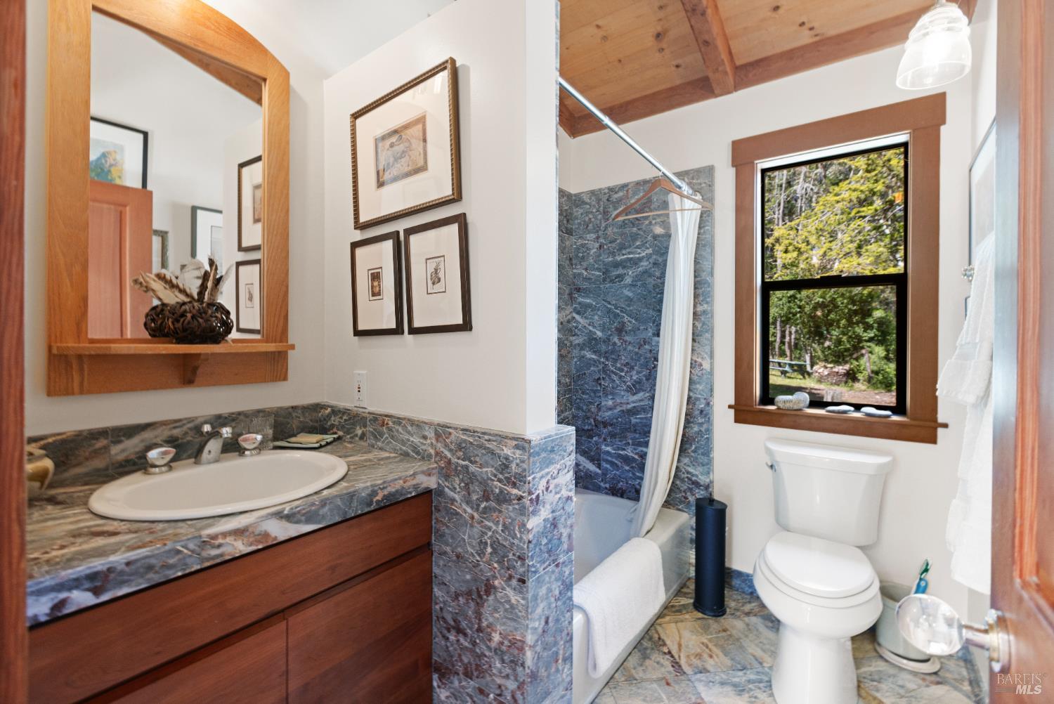 Detail Gallery Image 37 of 55 For 7 Linsdale Ln, Point Reyes Station,  CA 94956 - 3 Beds | 2 Baths