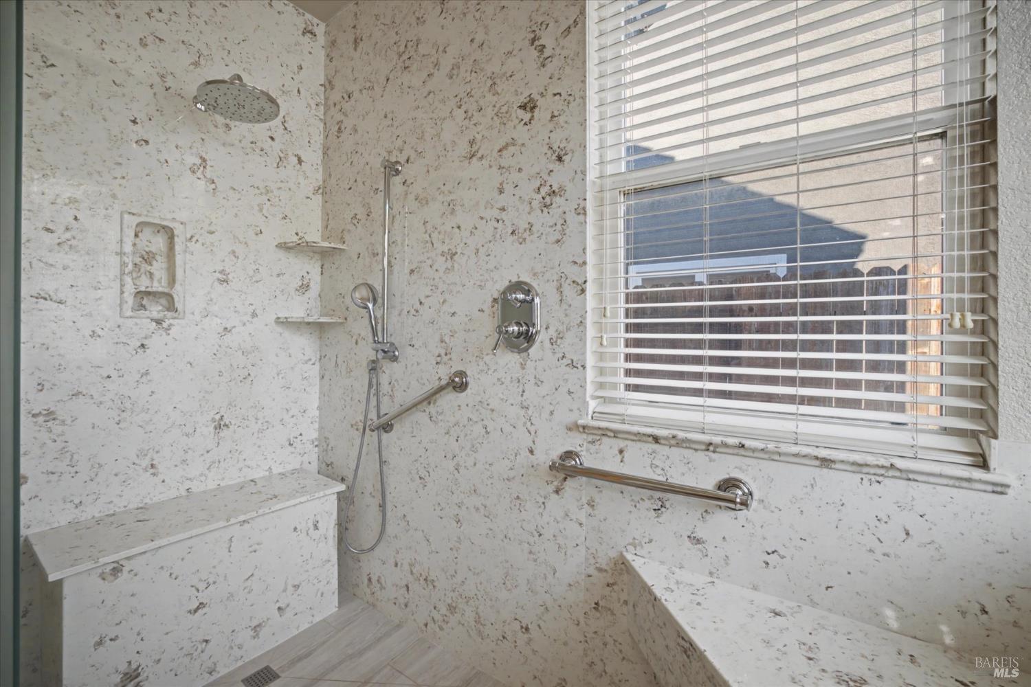 Detail Gallery Image 38 of 85 For 5862 Cabernet Dr, Vallejo,  CA 94591 - 3 Beds | 3 Baths