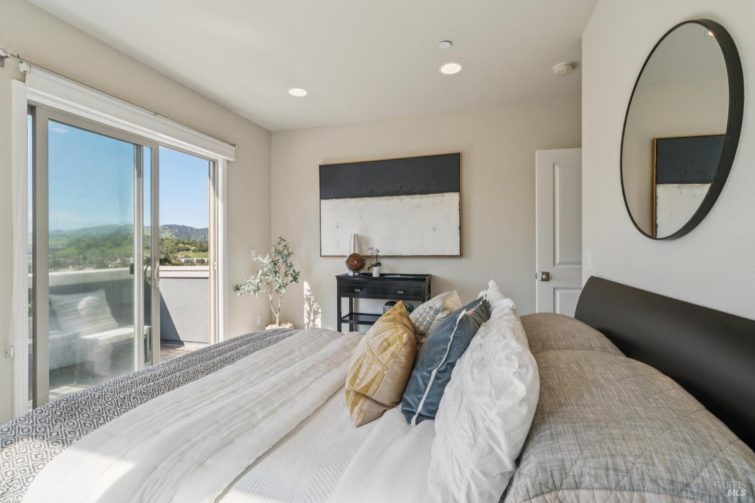 Detail Gallery Image 56 of 67 For 9 Edgehill Way, San Rafael,  CA 94903 - 3 Beds | 3 Baths