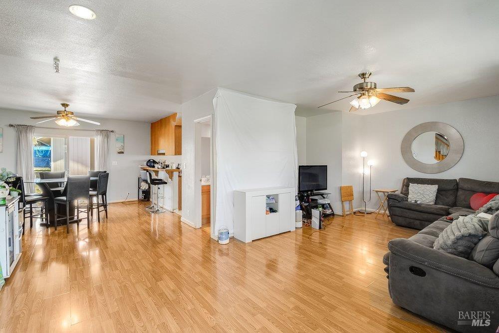 Detail Gallery Image 14 of 85 For 128 Norman Ave, Concord,  CA 94520 - 3 Beds | 2/1 Baths