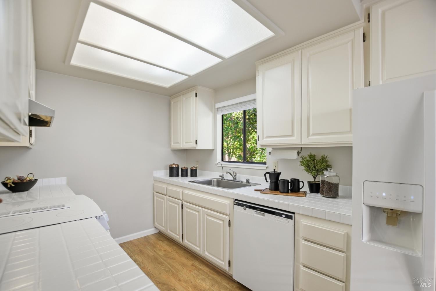 Detail Gallery Image 15 of 35 For 758 Pueblo Ave, Napa,  CA 94558 - 3 Beds | 2 Baths