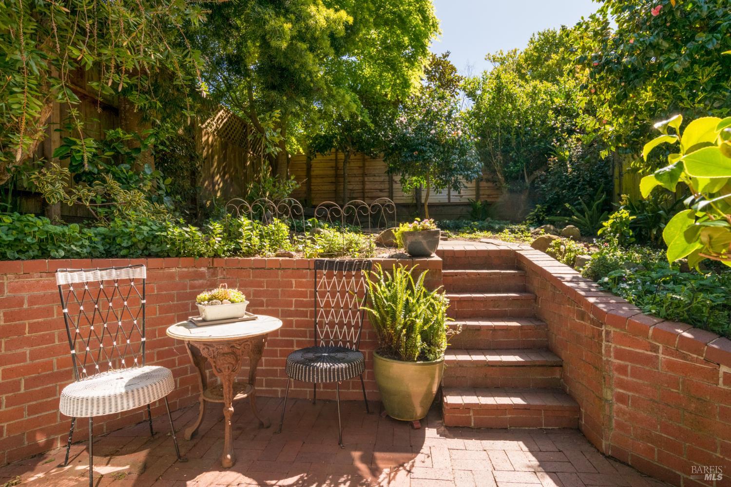 Detail Gallery Image 6 of 13 For 476 Wellesley Ave, Mill Valley,  CA 94941 - 2 Beds | 1/1 Baths